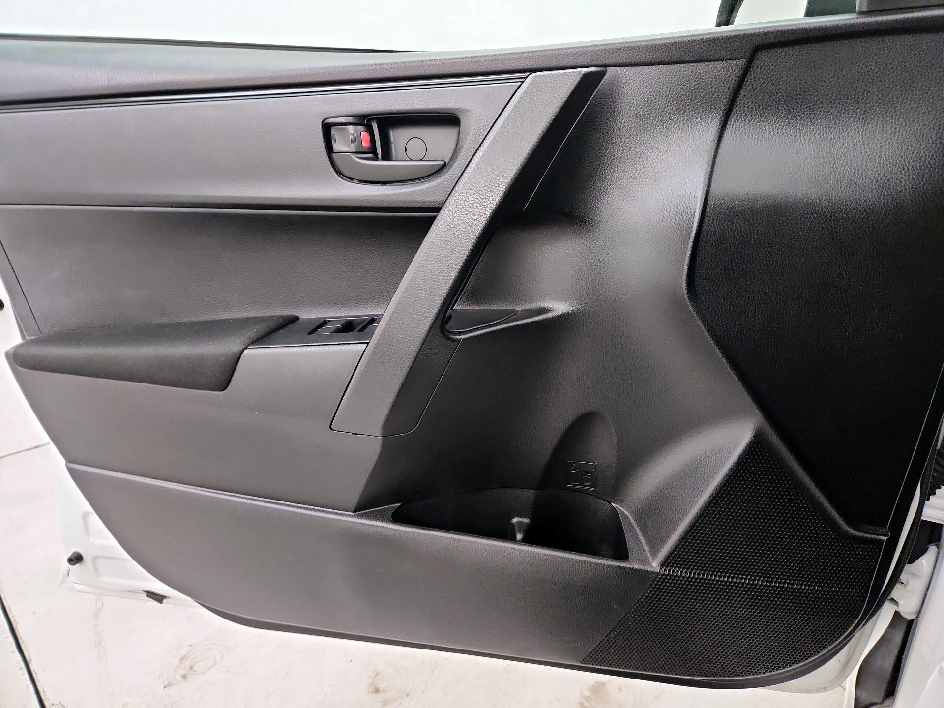Thumbnail: 2017 Toyota Corolla - 12