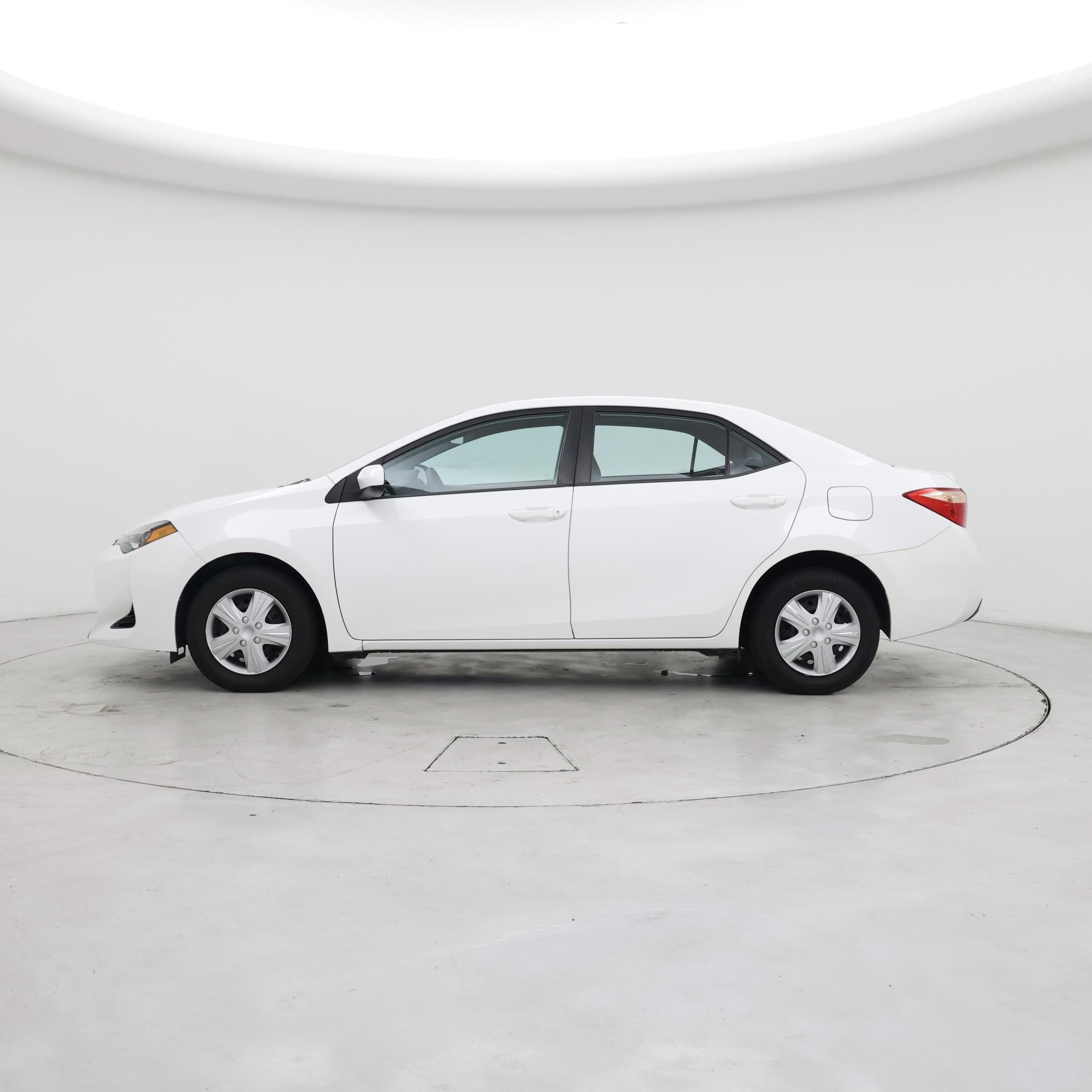 Thumbnail: 2017 Toyota Corolla - 3
