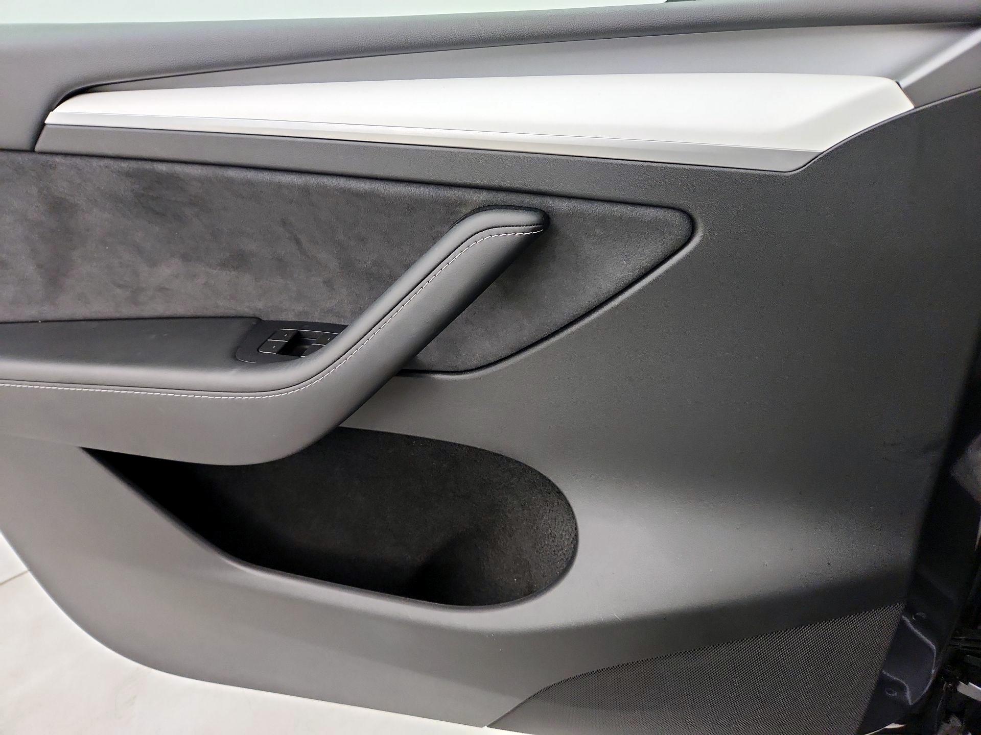 Thumbnail: 2023 Tesla Model Y - 12