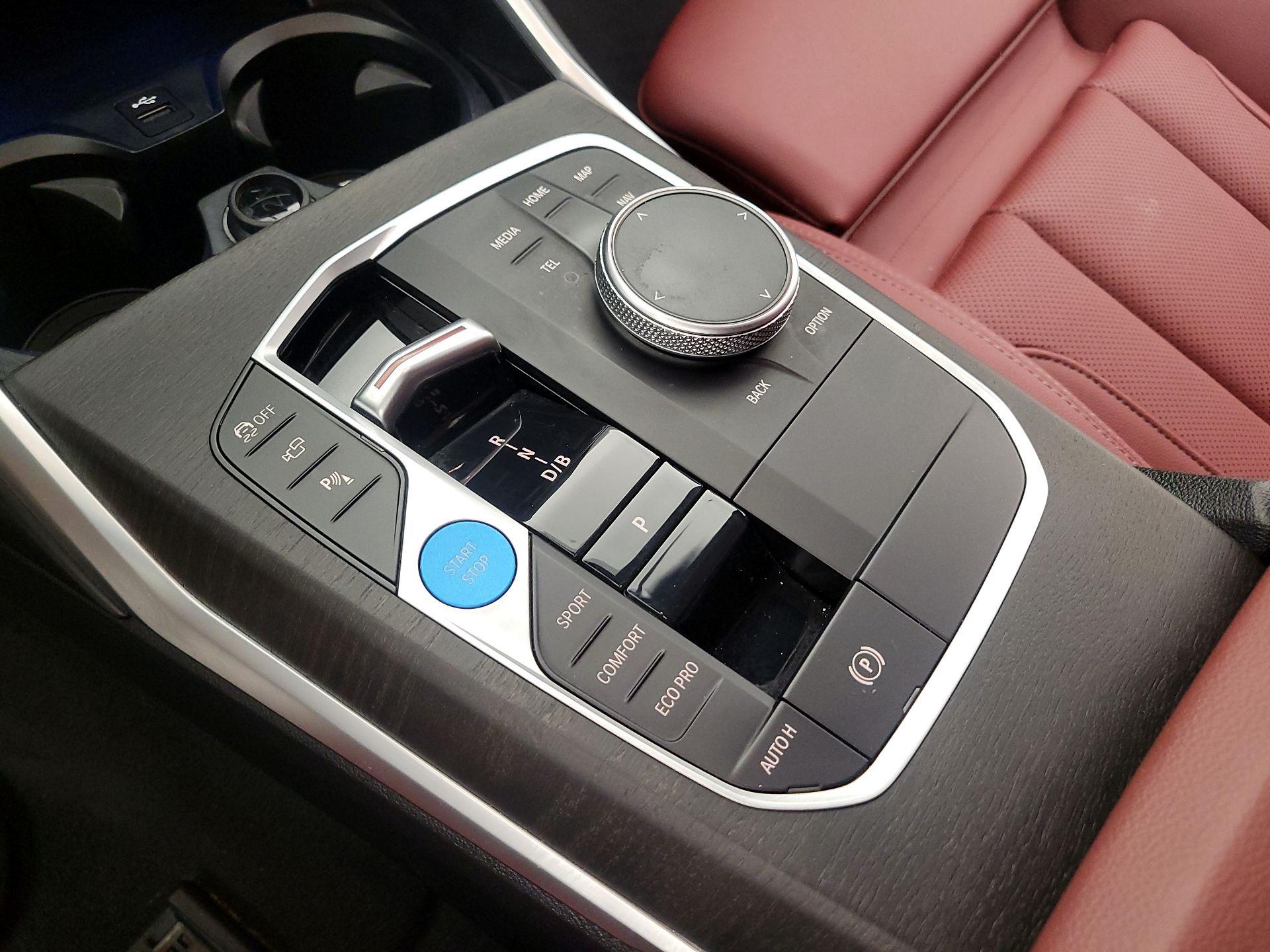 Thumbnail: 2024 BMW i4 - 18