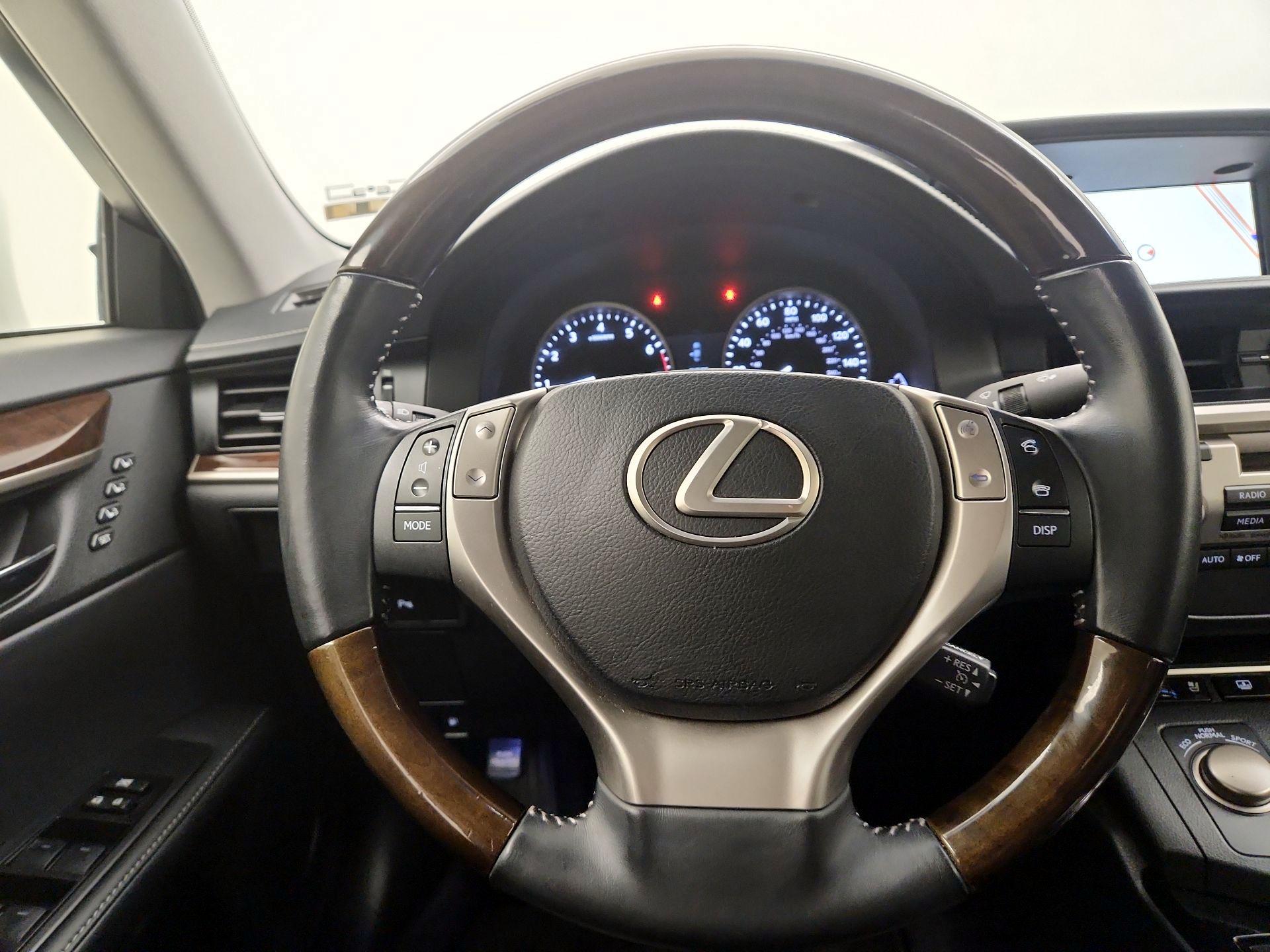 Thumbnail: 2014 Lexus ES - 10