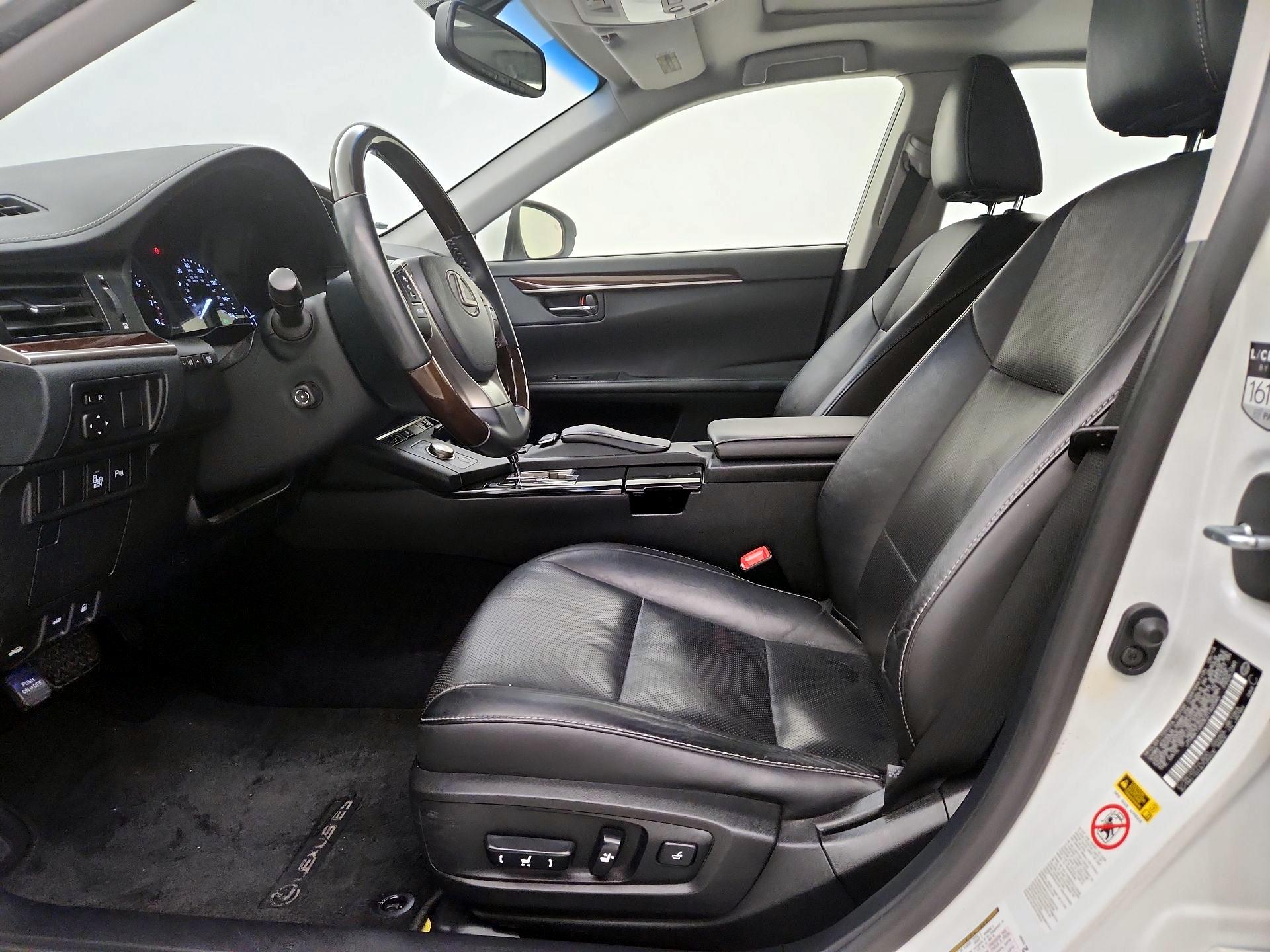 Thumbnail: 2014 Lexus ES - 11