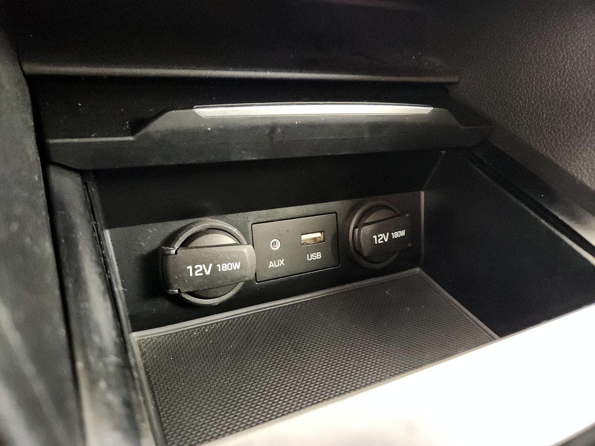 Thumbnail: 2017 Hyundai Elantra - 16