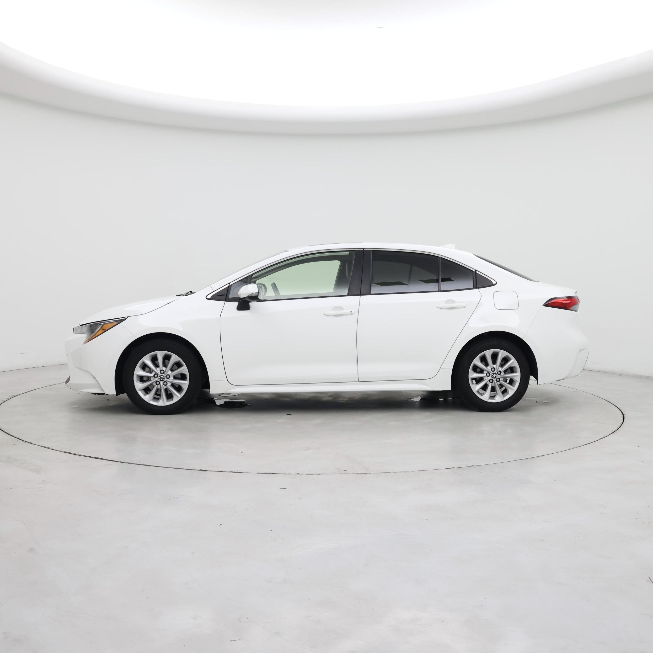 Thumbnail: 2022 Toyota Corolla - 3