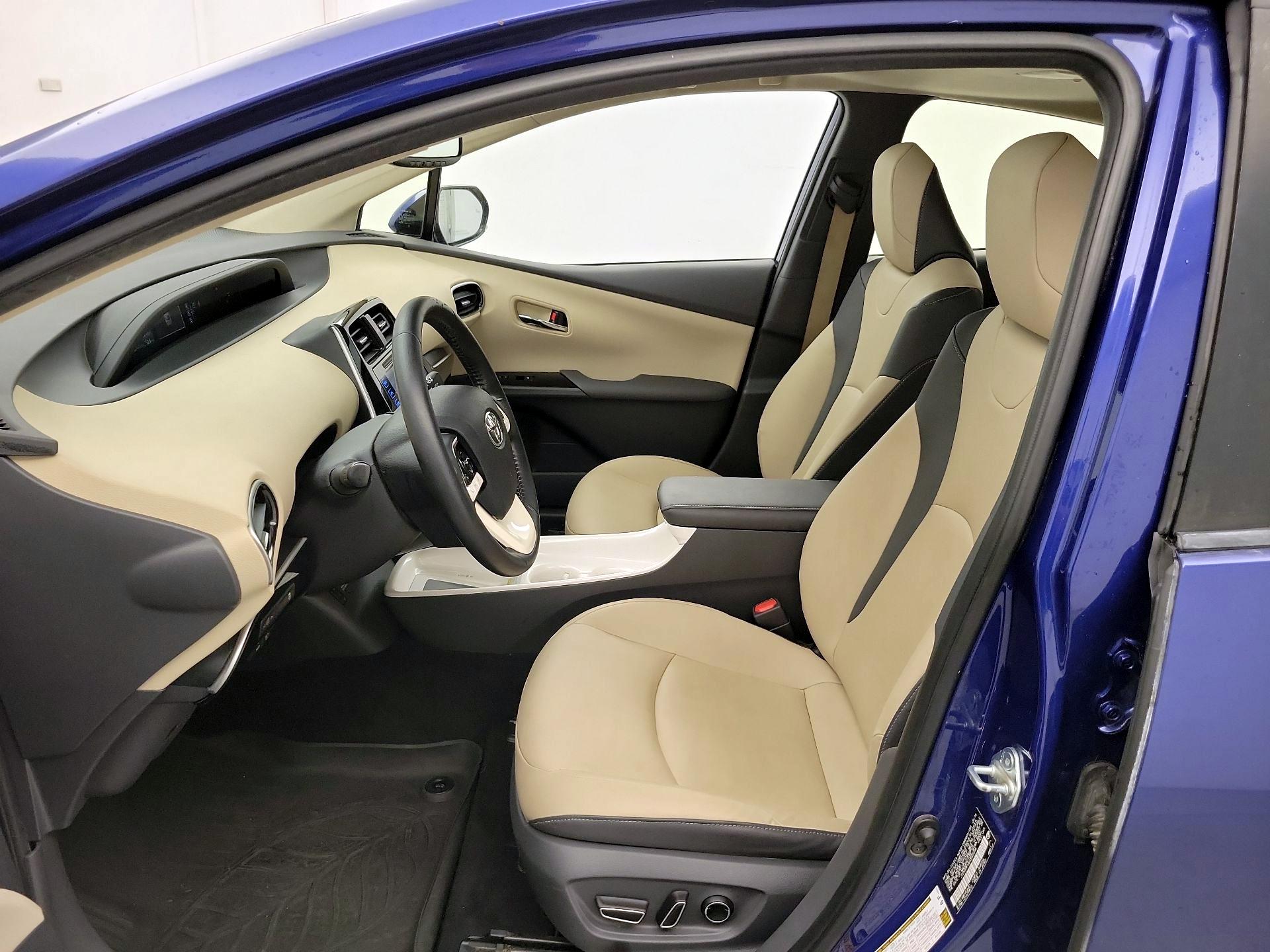 Thumbnail: 2016 Toyota Prius - 11