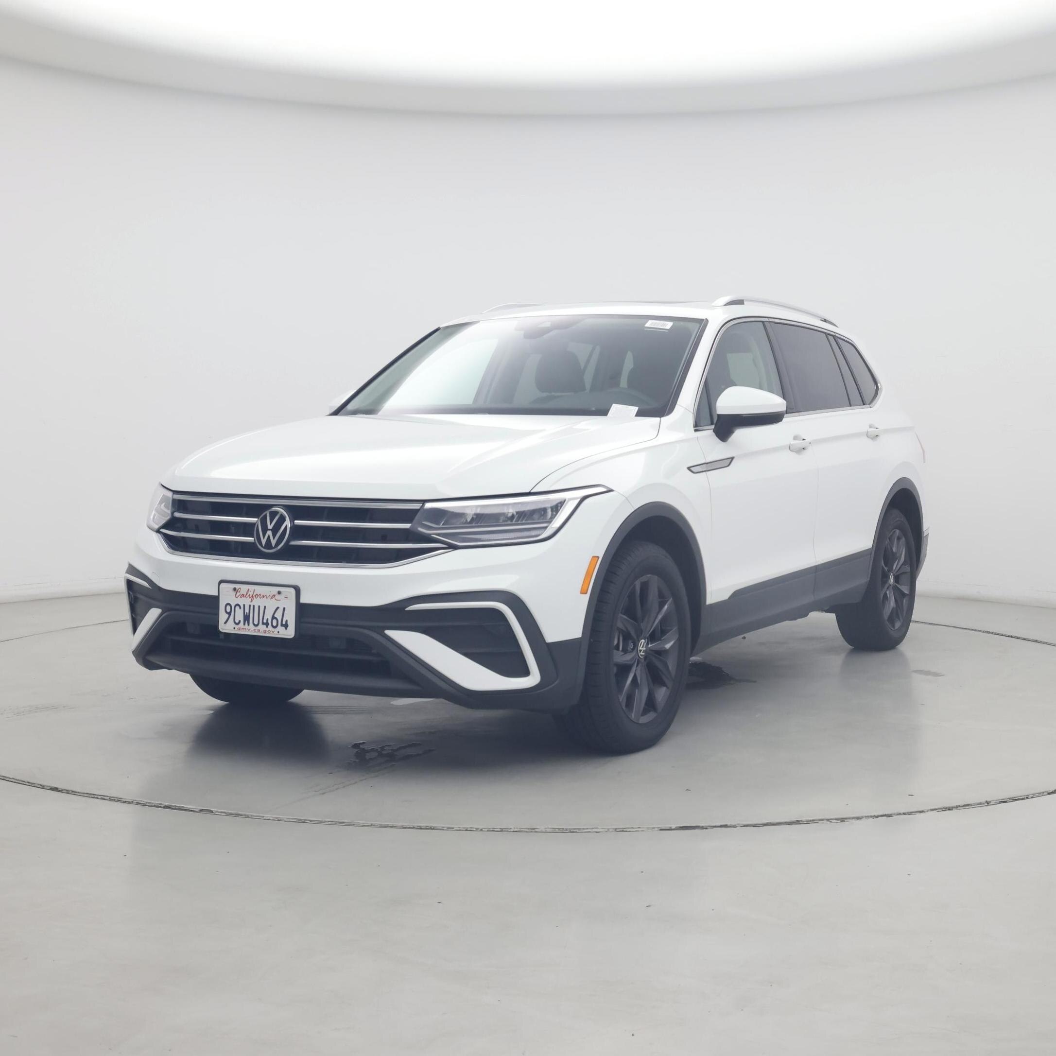 Thumbnail: 2022 Volkswagen Tiguan - 4