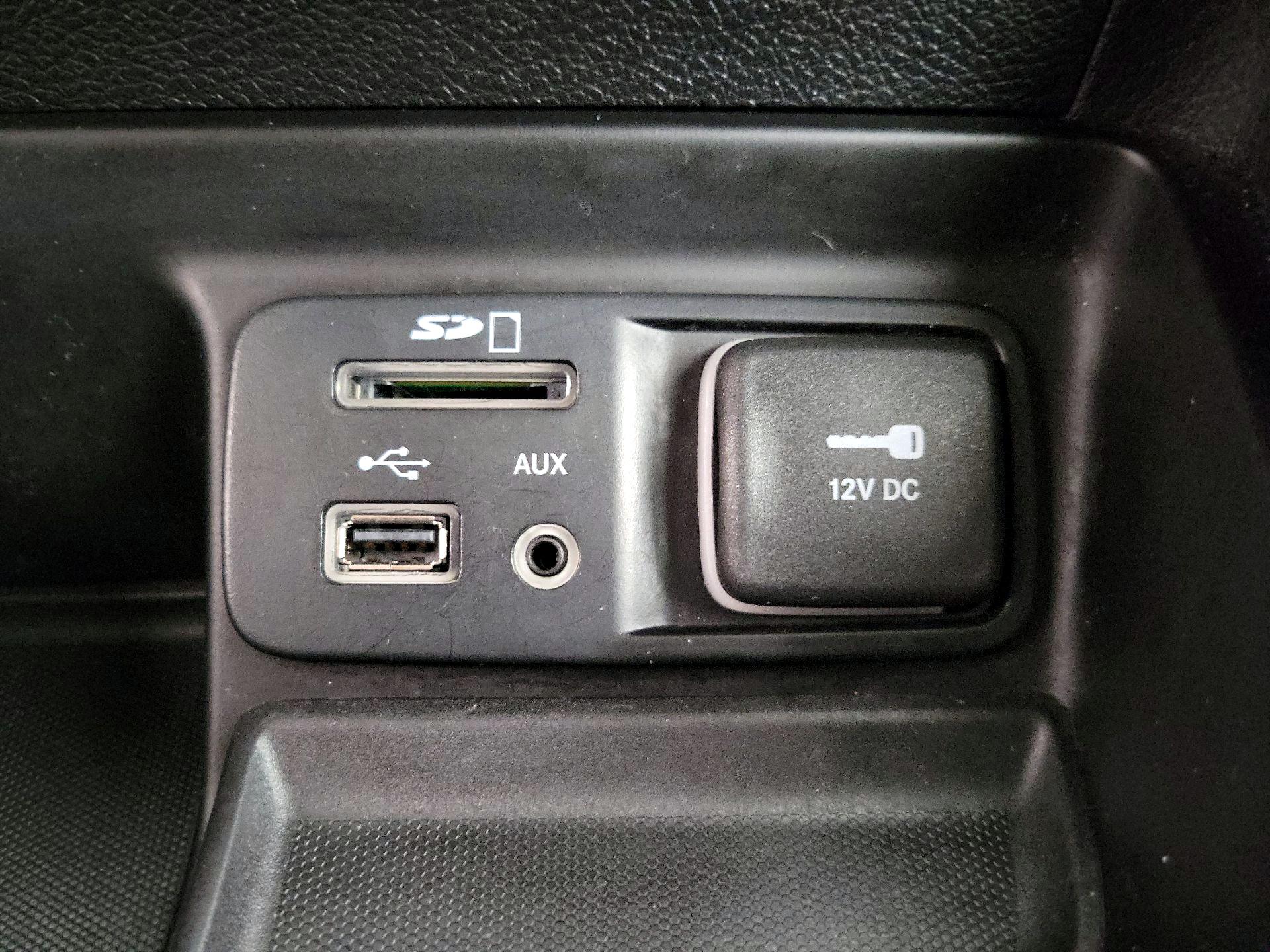 Thumbnail: 2016 Jeep Cherokee - 18