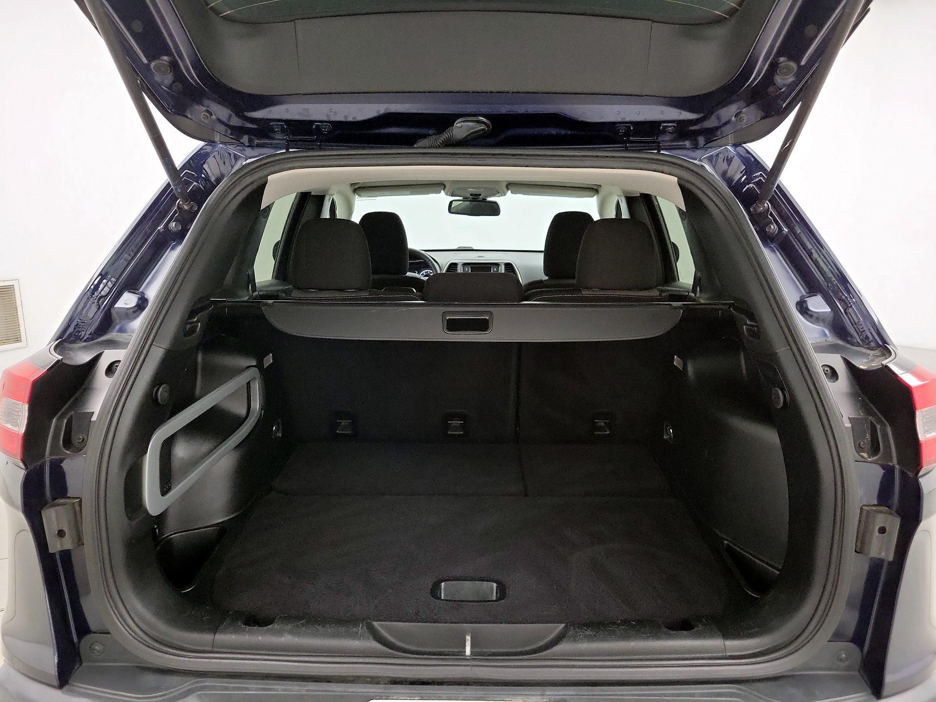 Thumbnail: 2016 Jeep Cherokee - 20