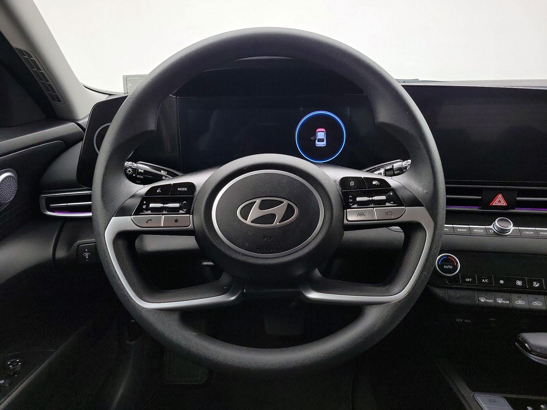 Thumbnail: 2024 Hyundai Elantra - 10
