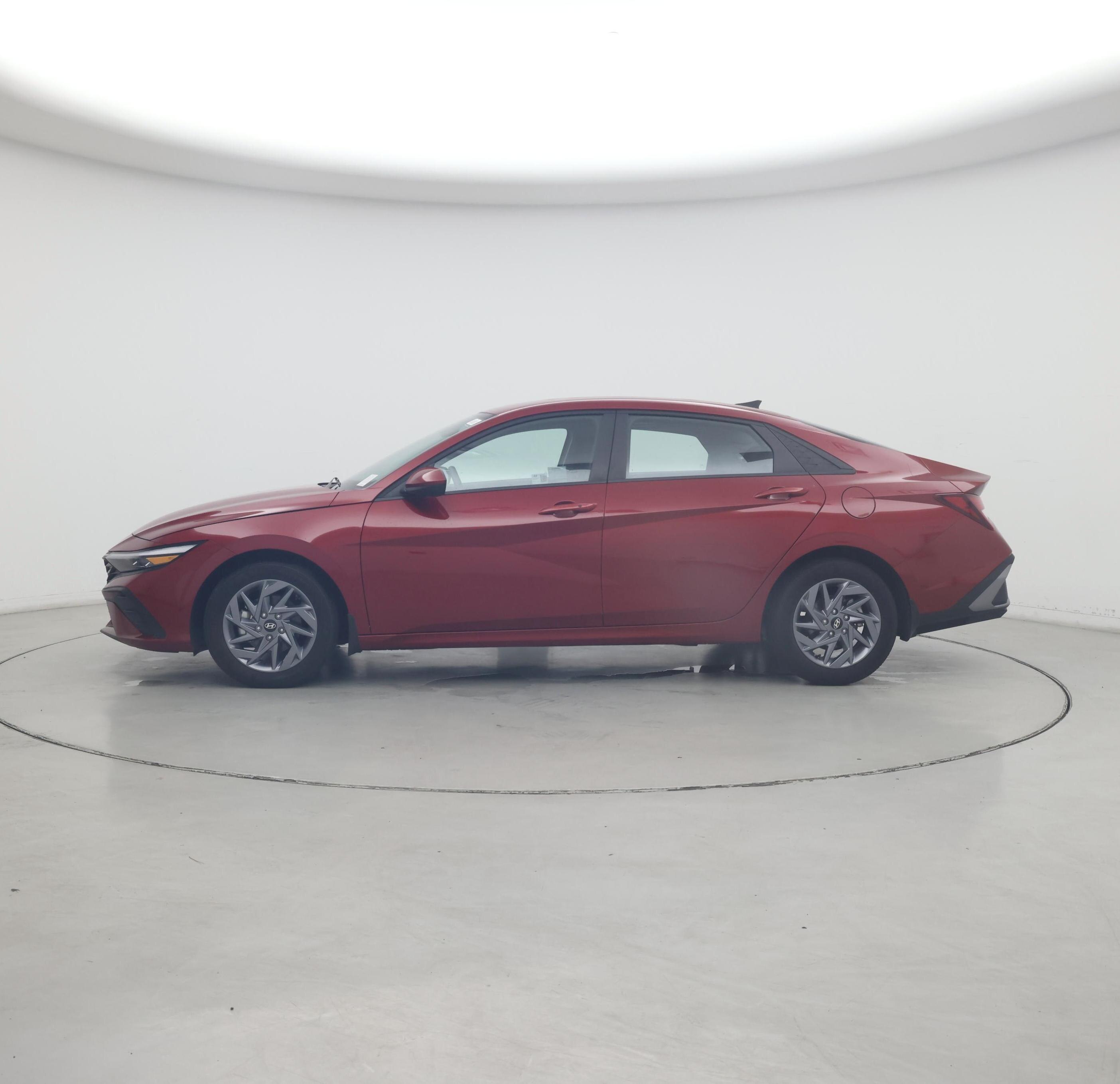 Thumbnail: 2024 Hyundai Elantra - 3