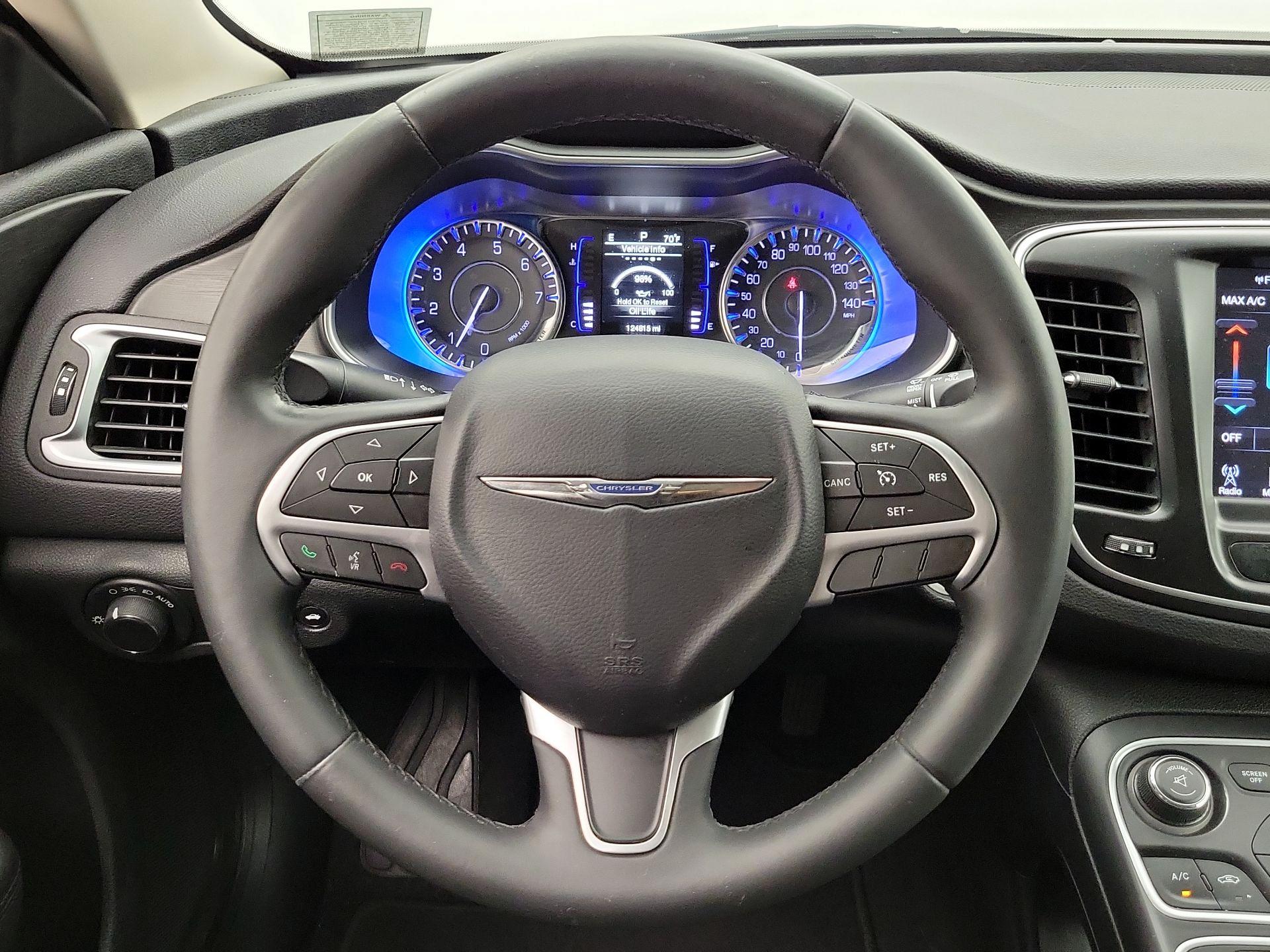 Thumbnail: 2015 Chrysler 200 - 10