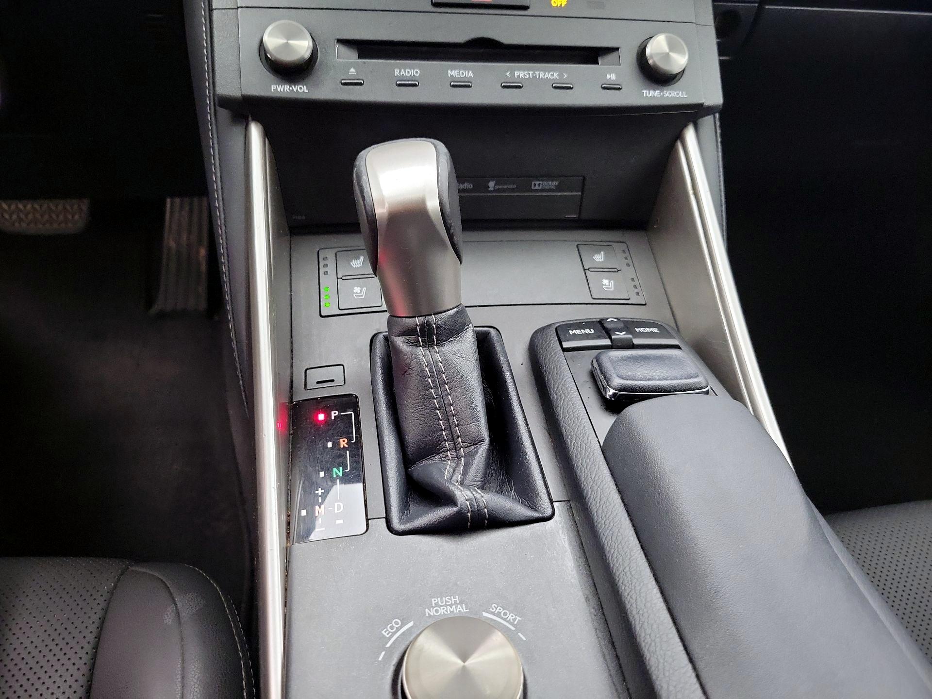 Thumbnail: 2015 Lexus IS - 18