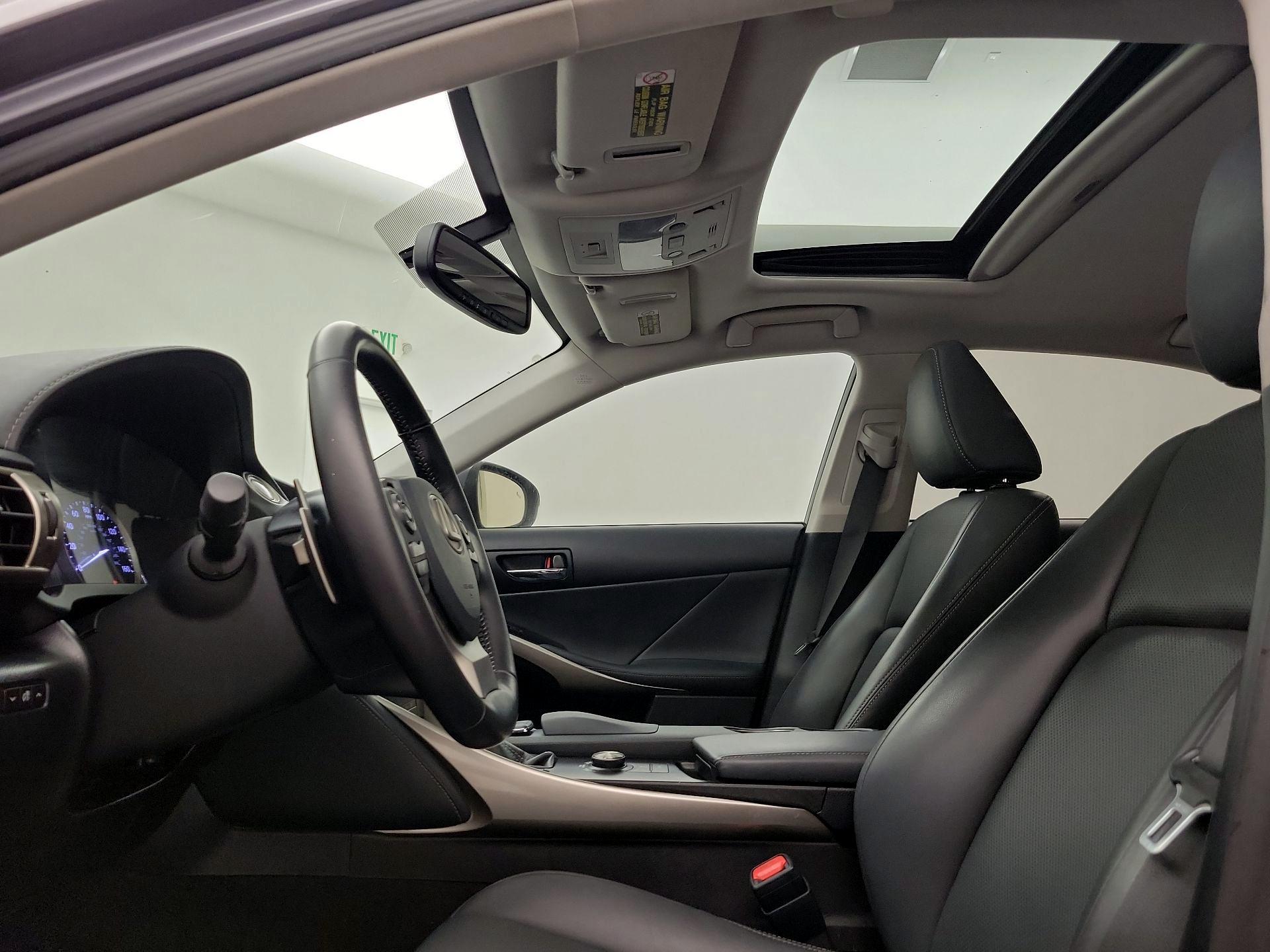 Thumbnail: 2015 Lexus IS - 20