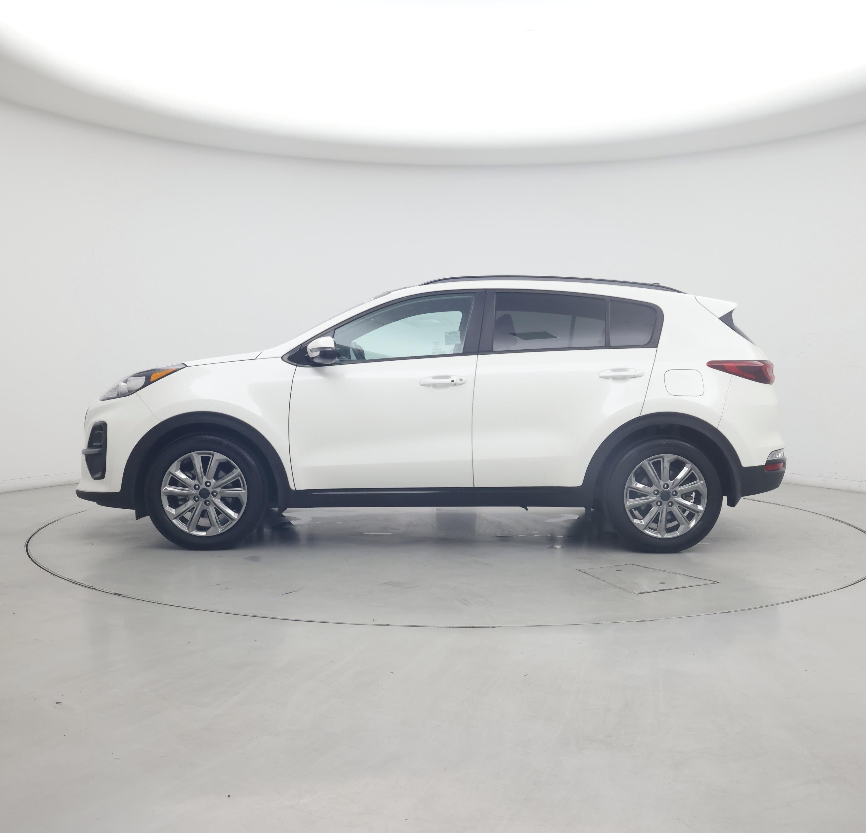Thumbnail: 2021 Kia Sportage - 3