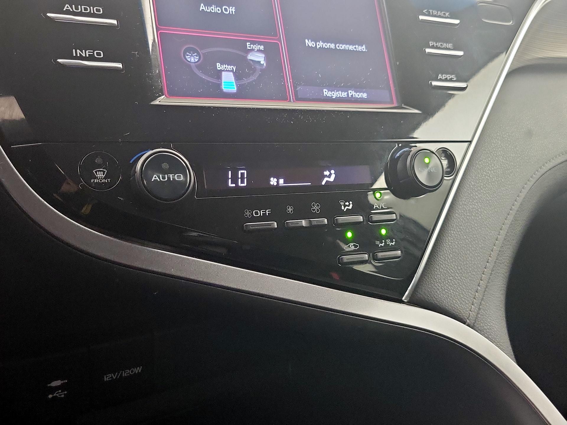 Thumbnail: 2018 Toyota Camry - 16