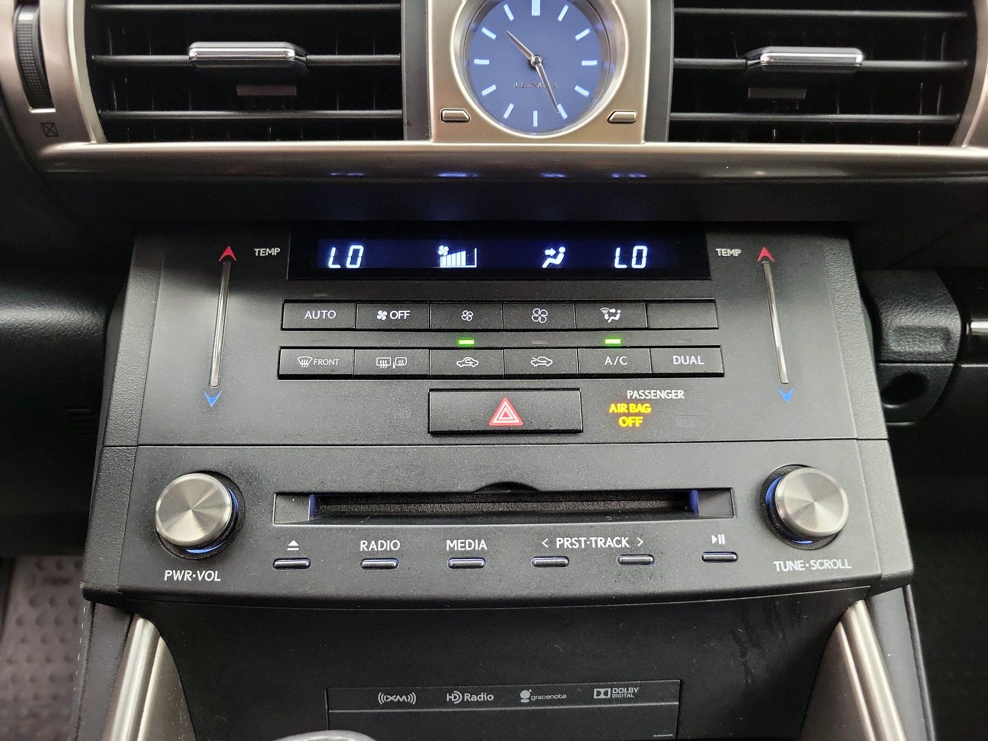 Thumbnail: 2016 Lexus IS - 17