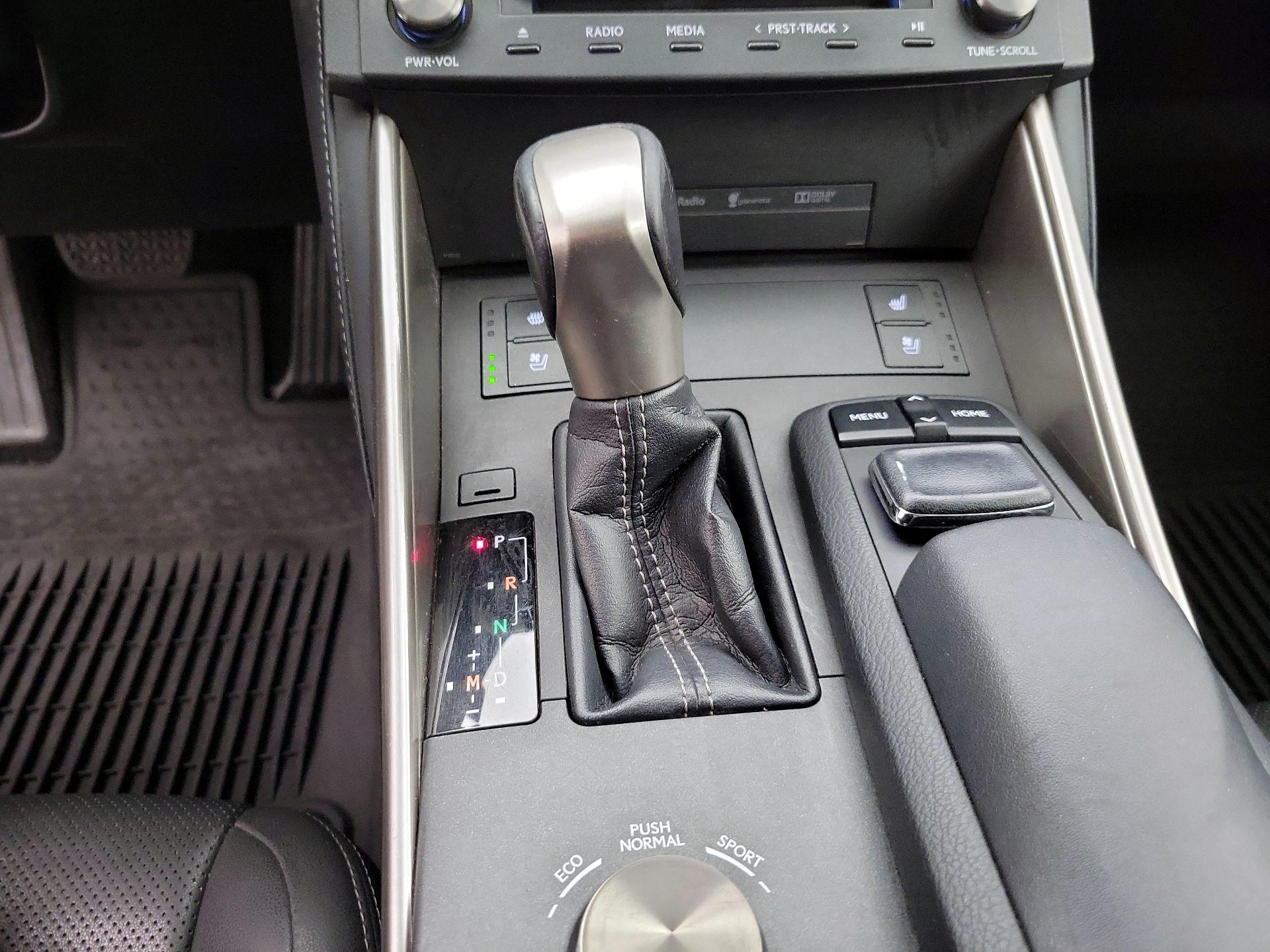 Thumbnail: 2016 Lexus IS - 18