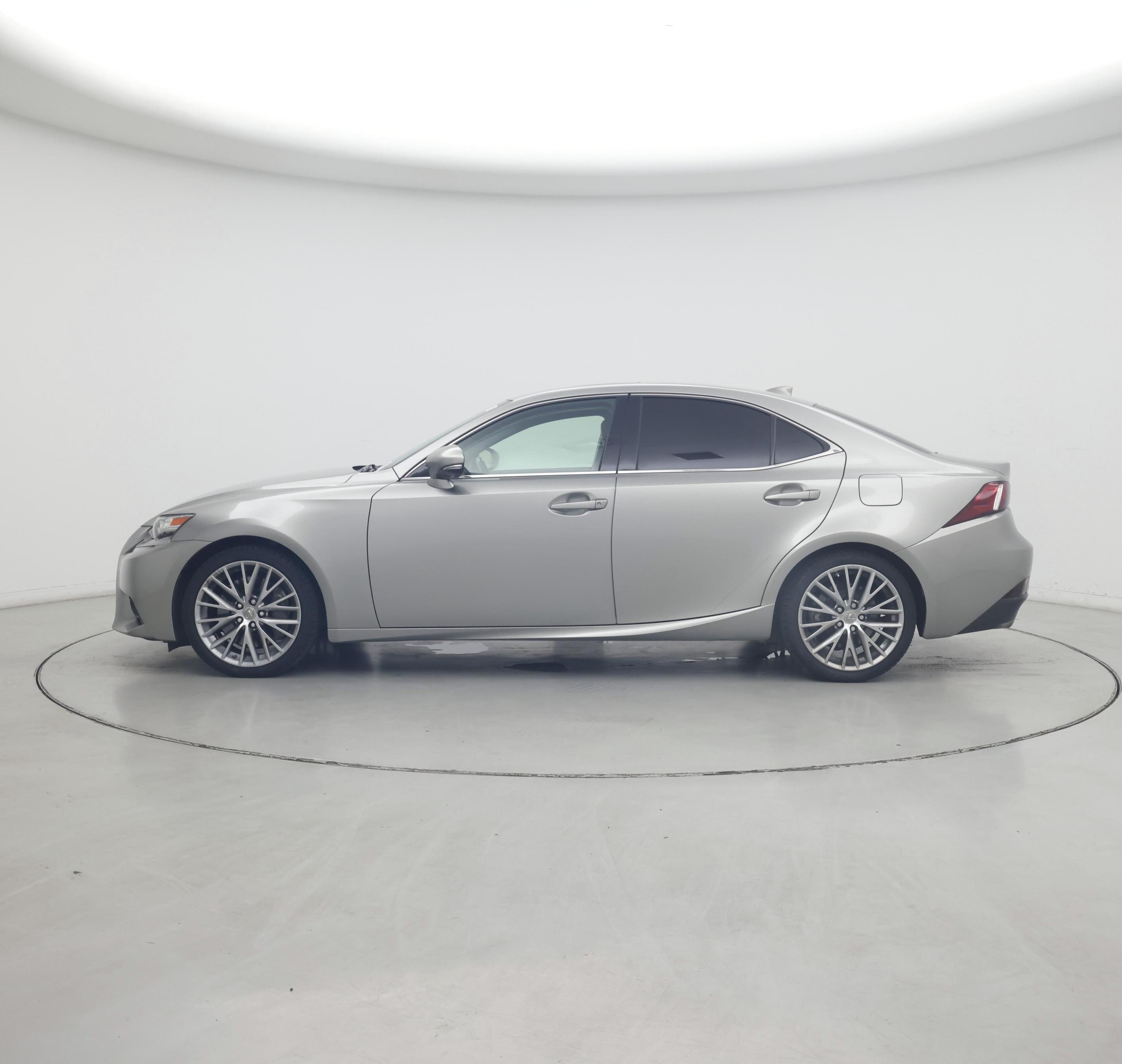 Thumbnail: 2016 Lexus IS - 3