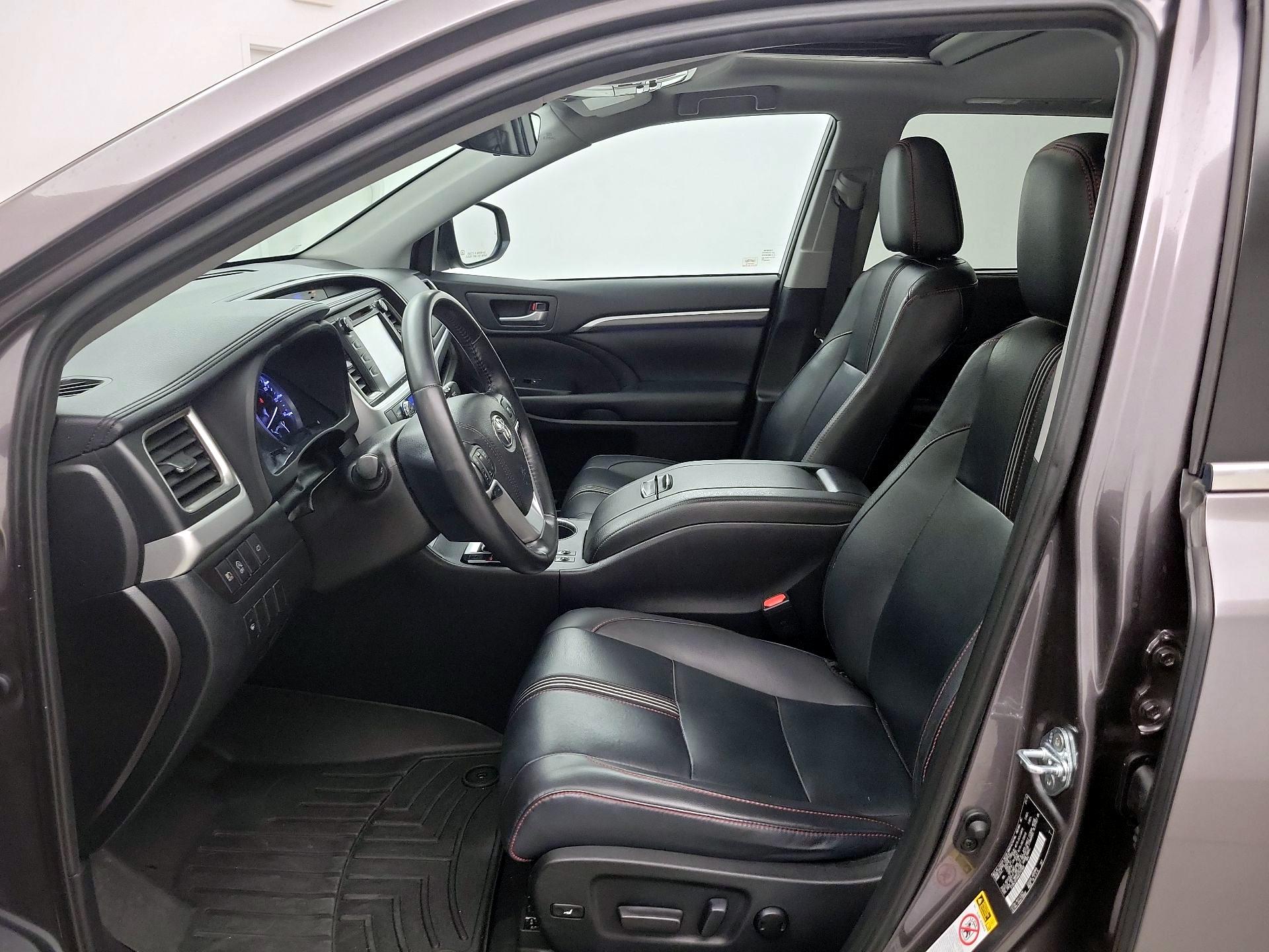 Thumbnail: 2019 Toyota Highlander - 11