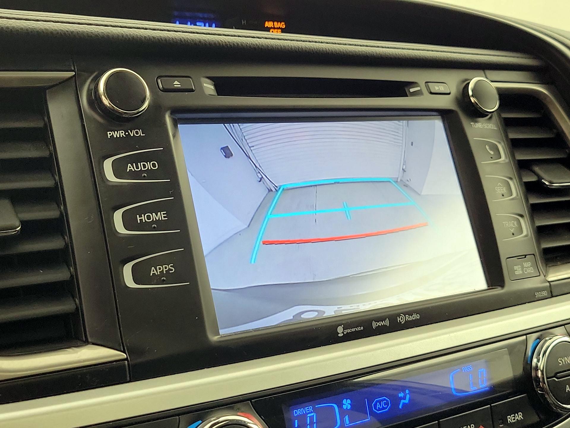Thumbnail: 2019 Toyota Highlander - 14