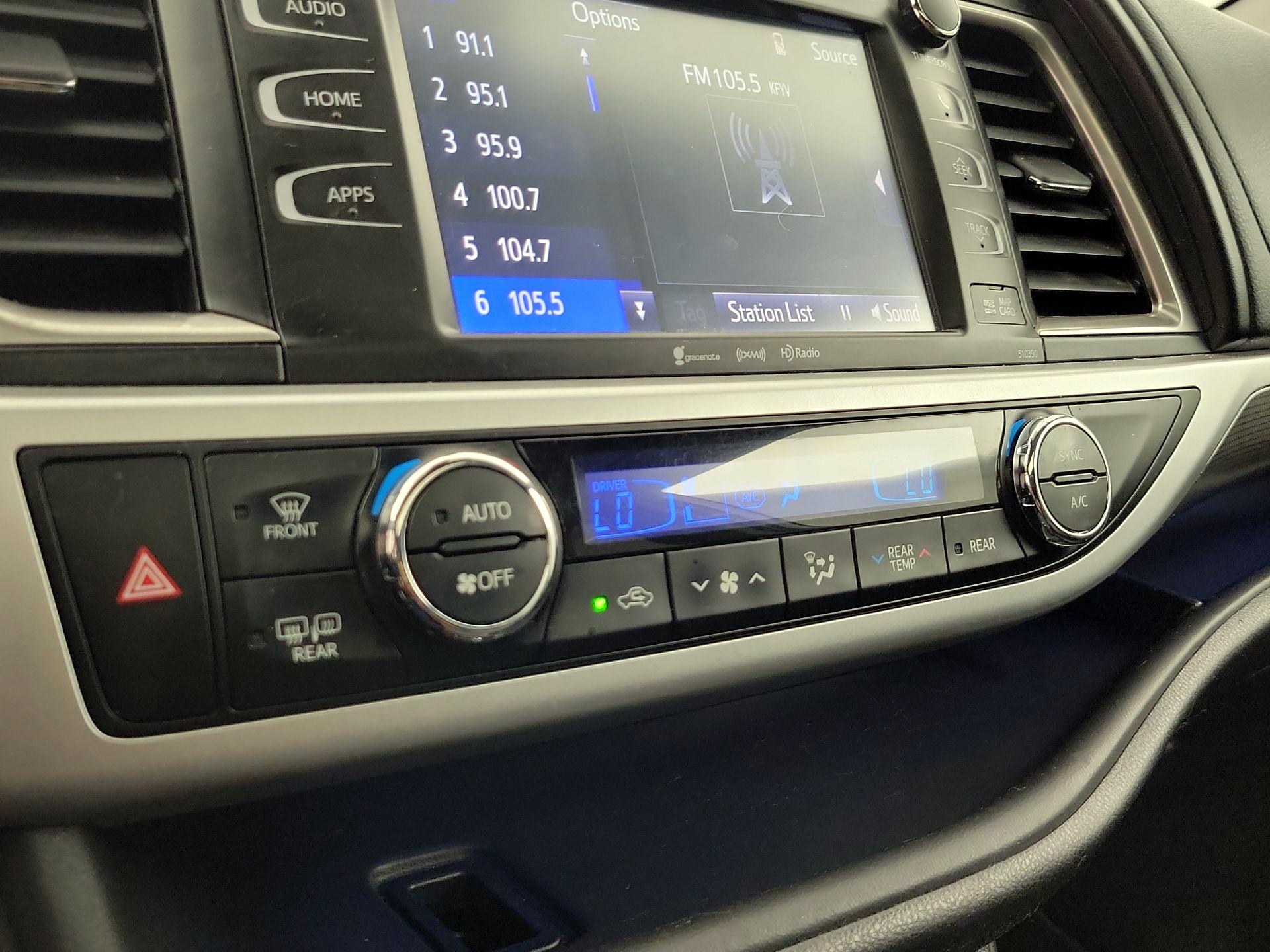 Thumbnail: 2019 Toyota Highlander - 16