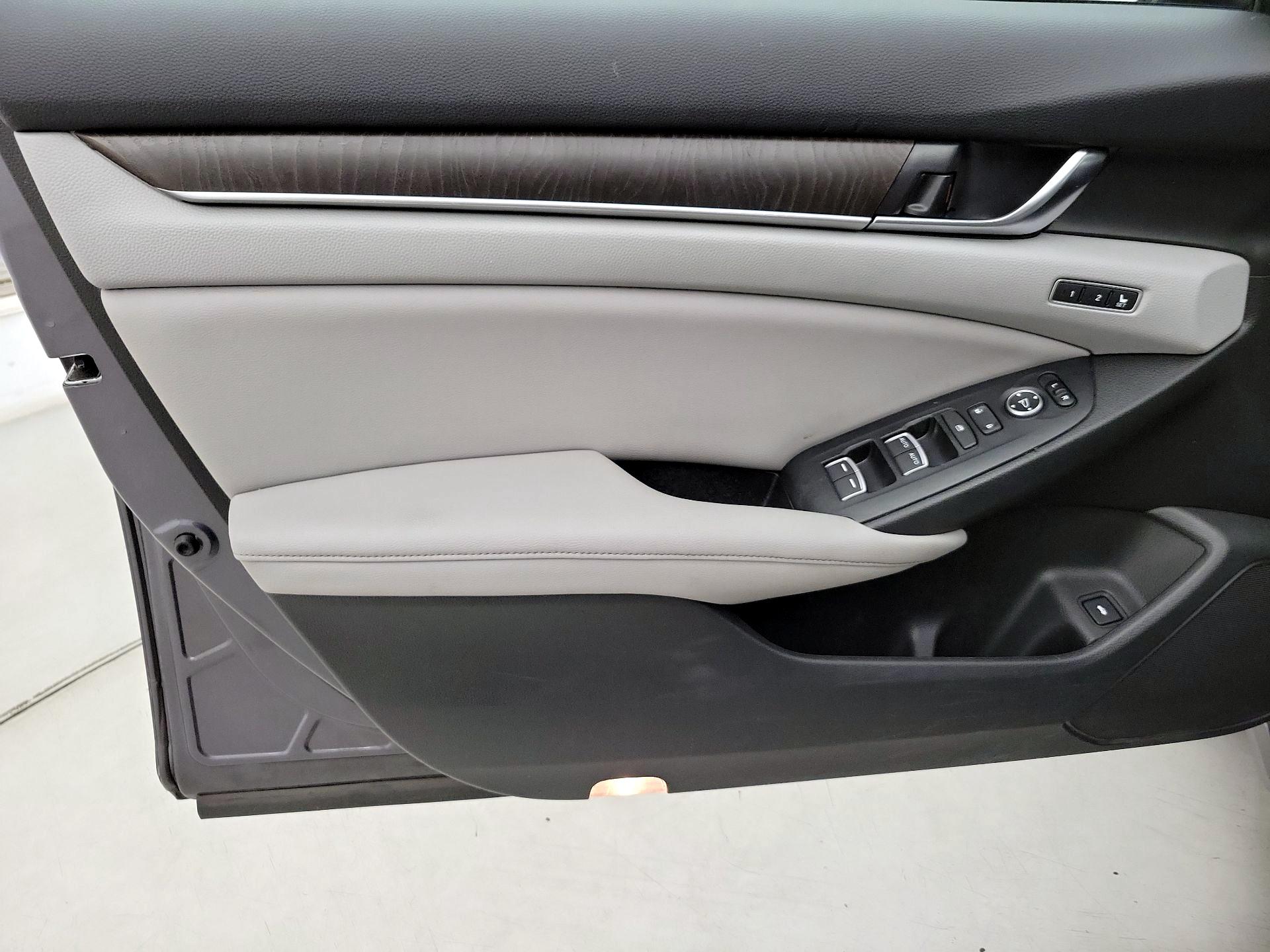 Thumbnail: 2018 Honda Accord - 12