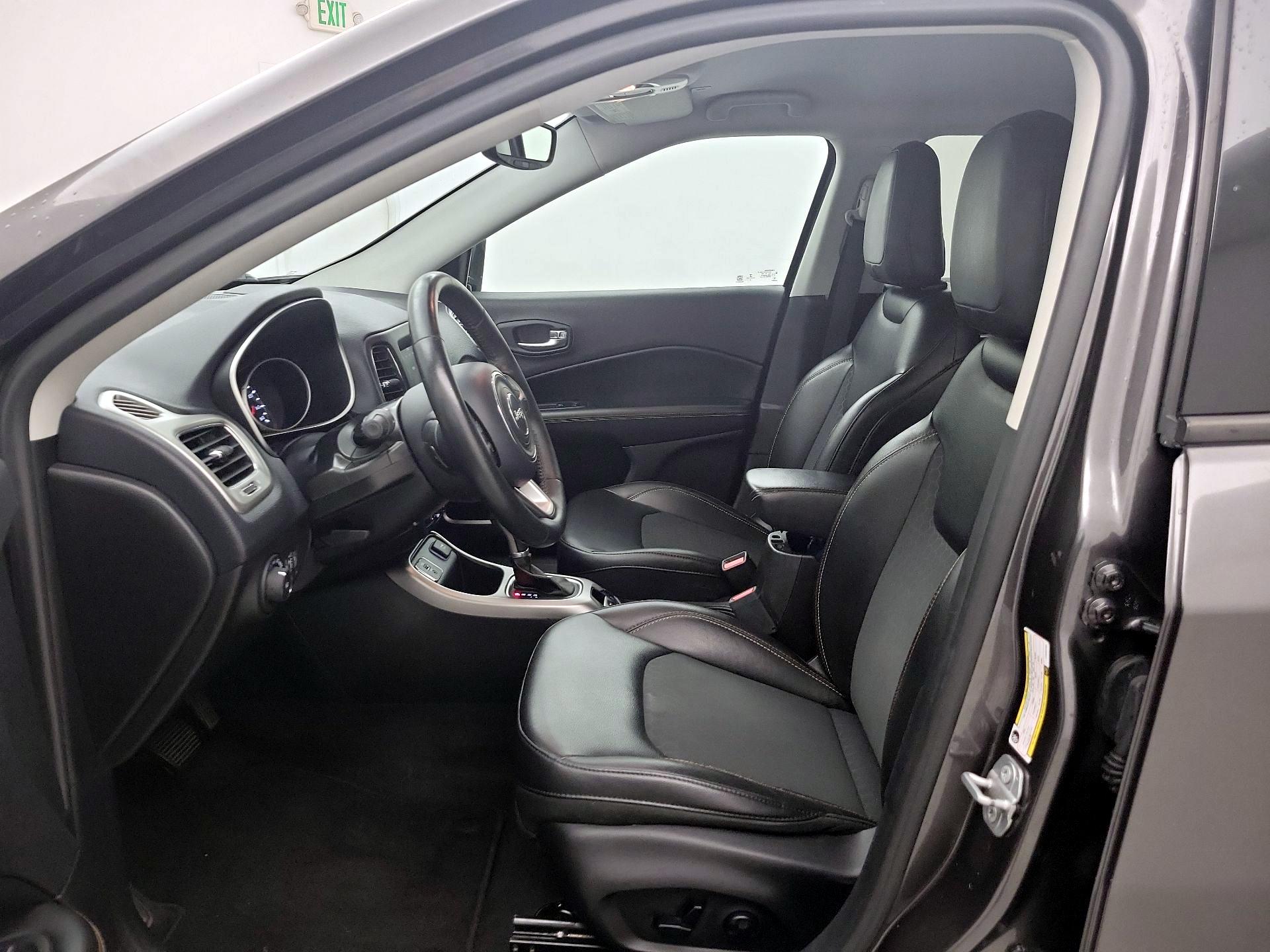 Thumbnail: 2018 Jeep Compass - 11