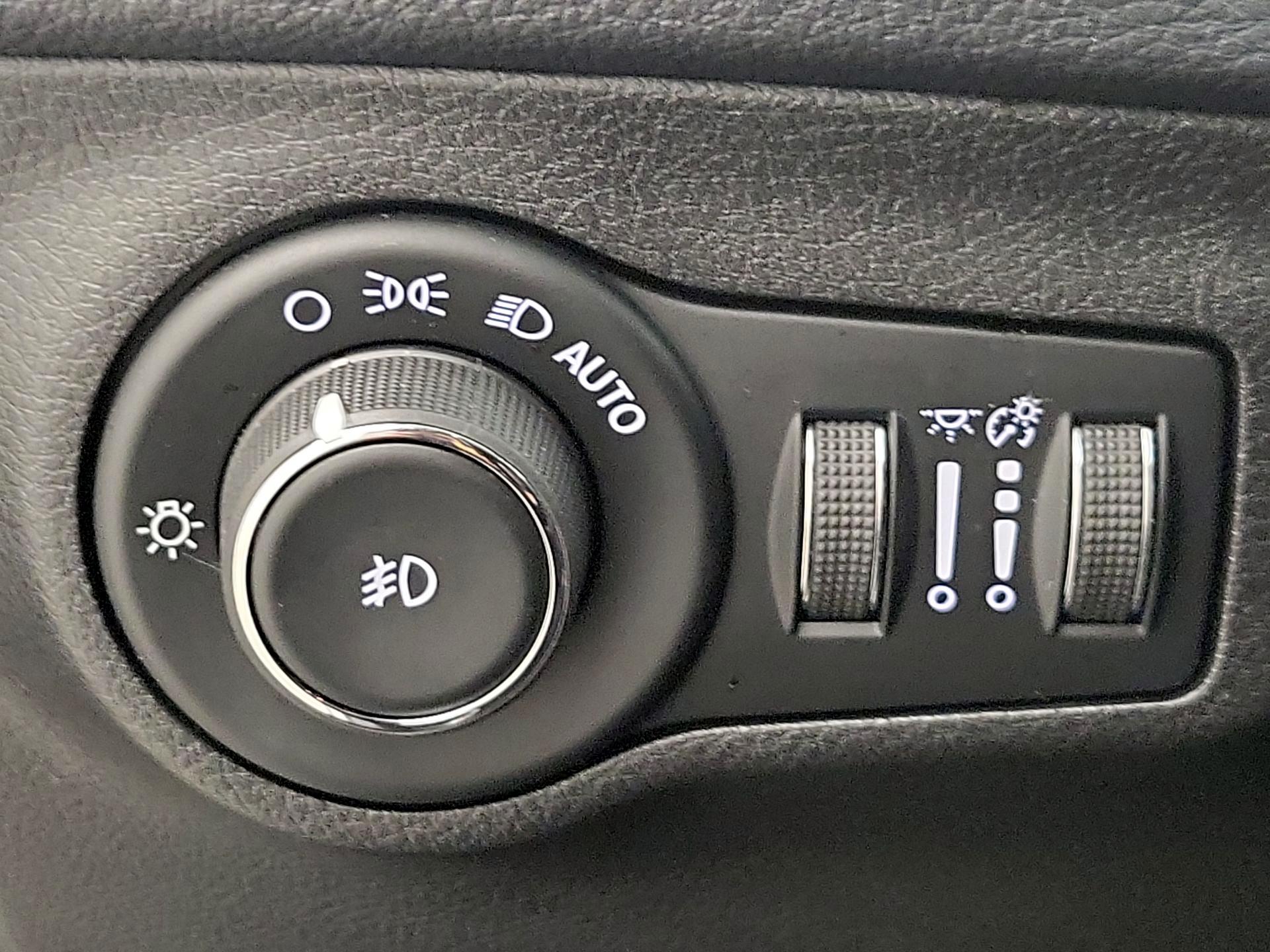 Thumbnail: 2018 Jeep Compass - 13