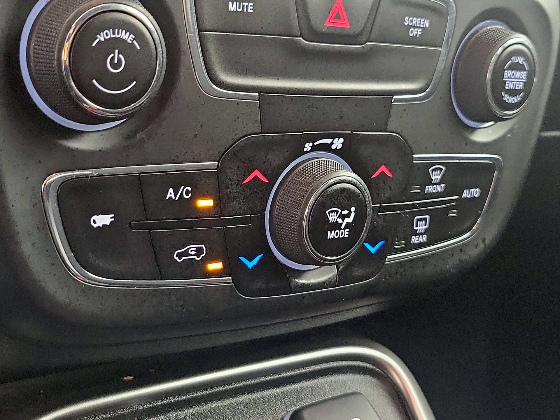 Thumbnail: 2018 Jeep Compass - 16