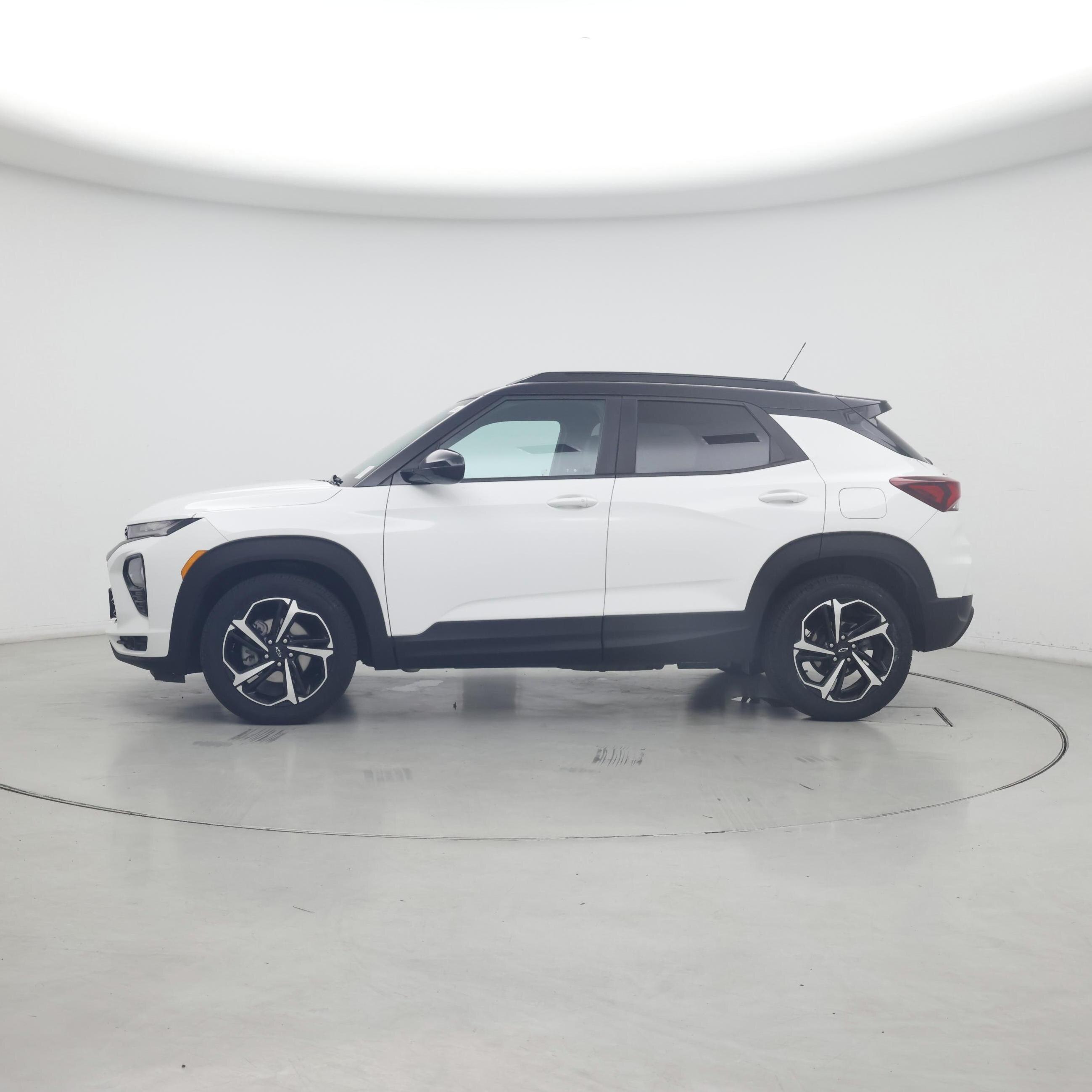 Thumbnail: 2021 Chevrolet TrailBlazer - 3