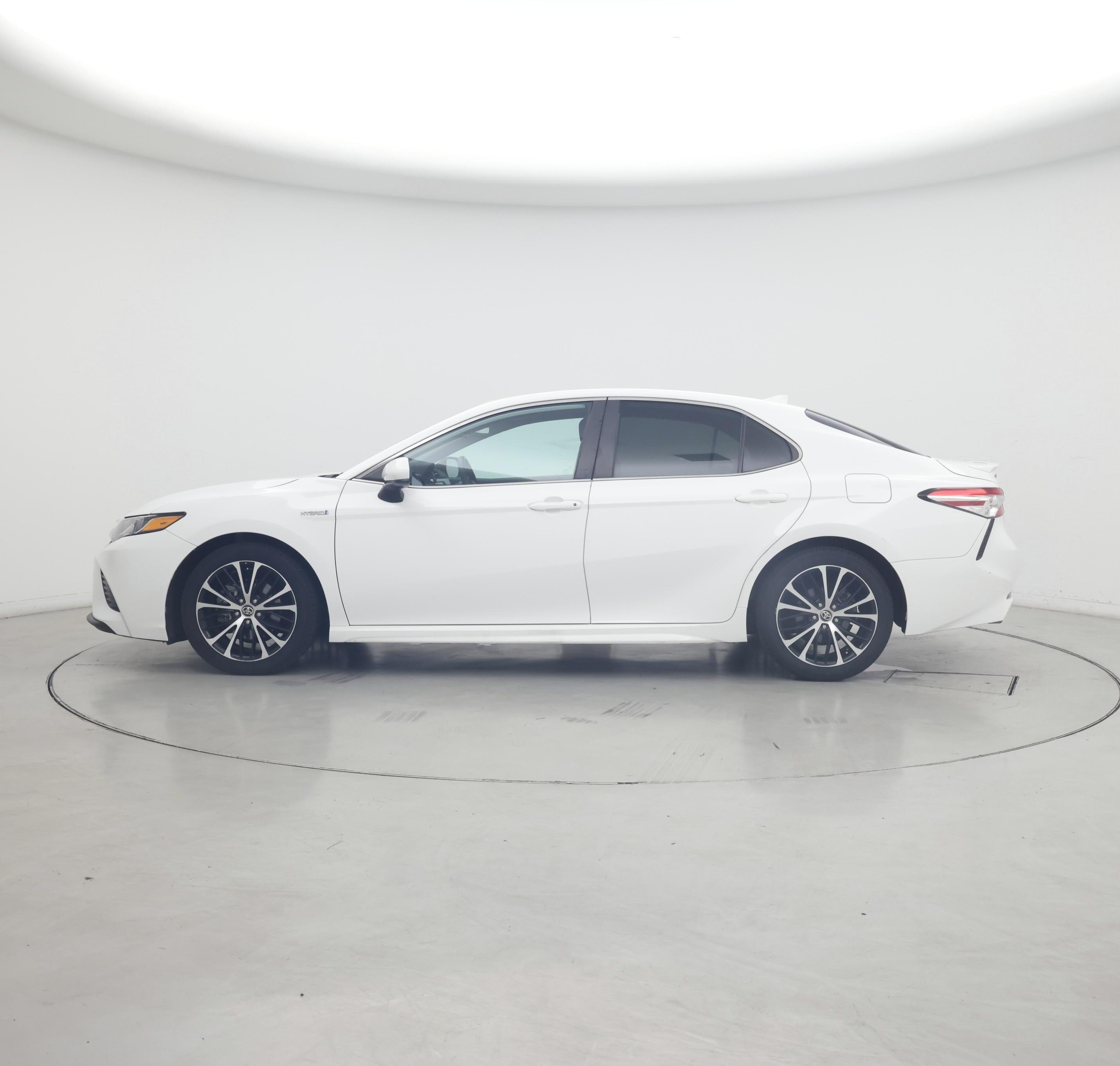 Thumbnail: 2020 Toyota Camry - 3