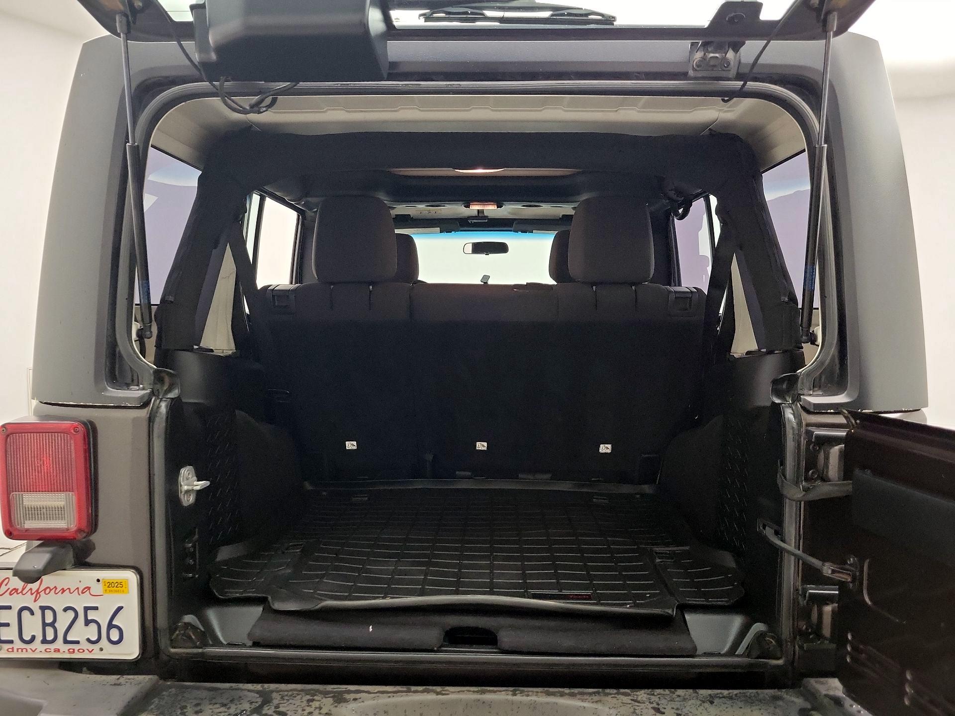 Thumbnail: 2013 Jeep Wrangler - 18