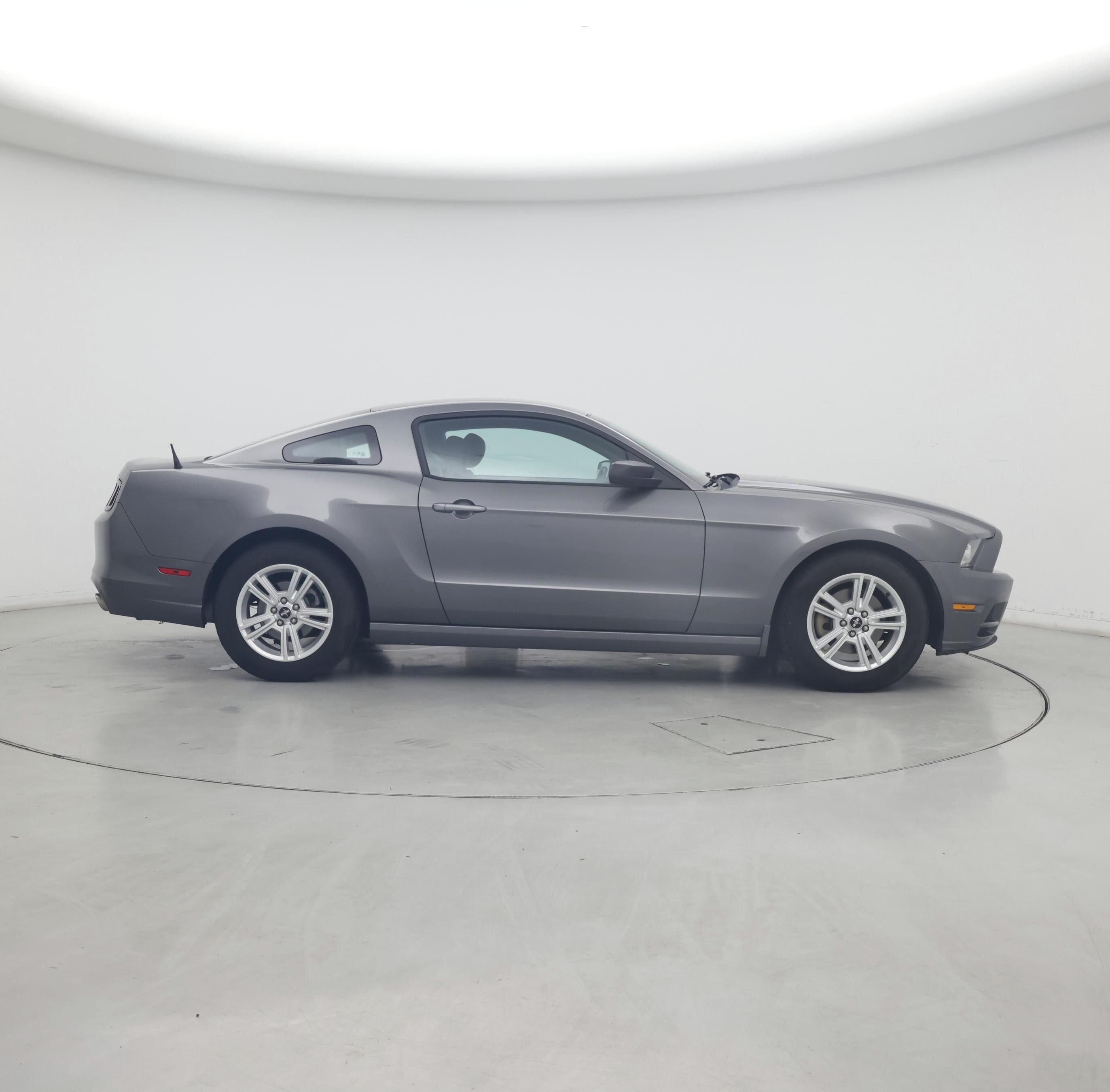 Thumbnail: 2013 Ford Mustang - 7