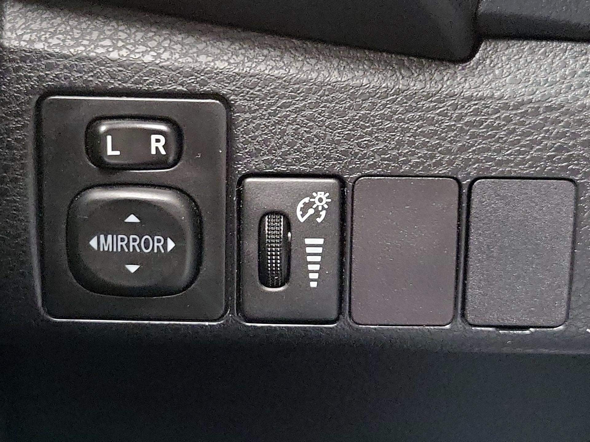 Thumbnail: 2014 Toyota Corolla - 13