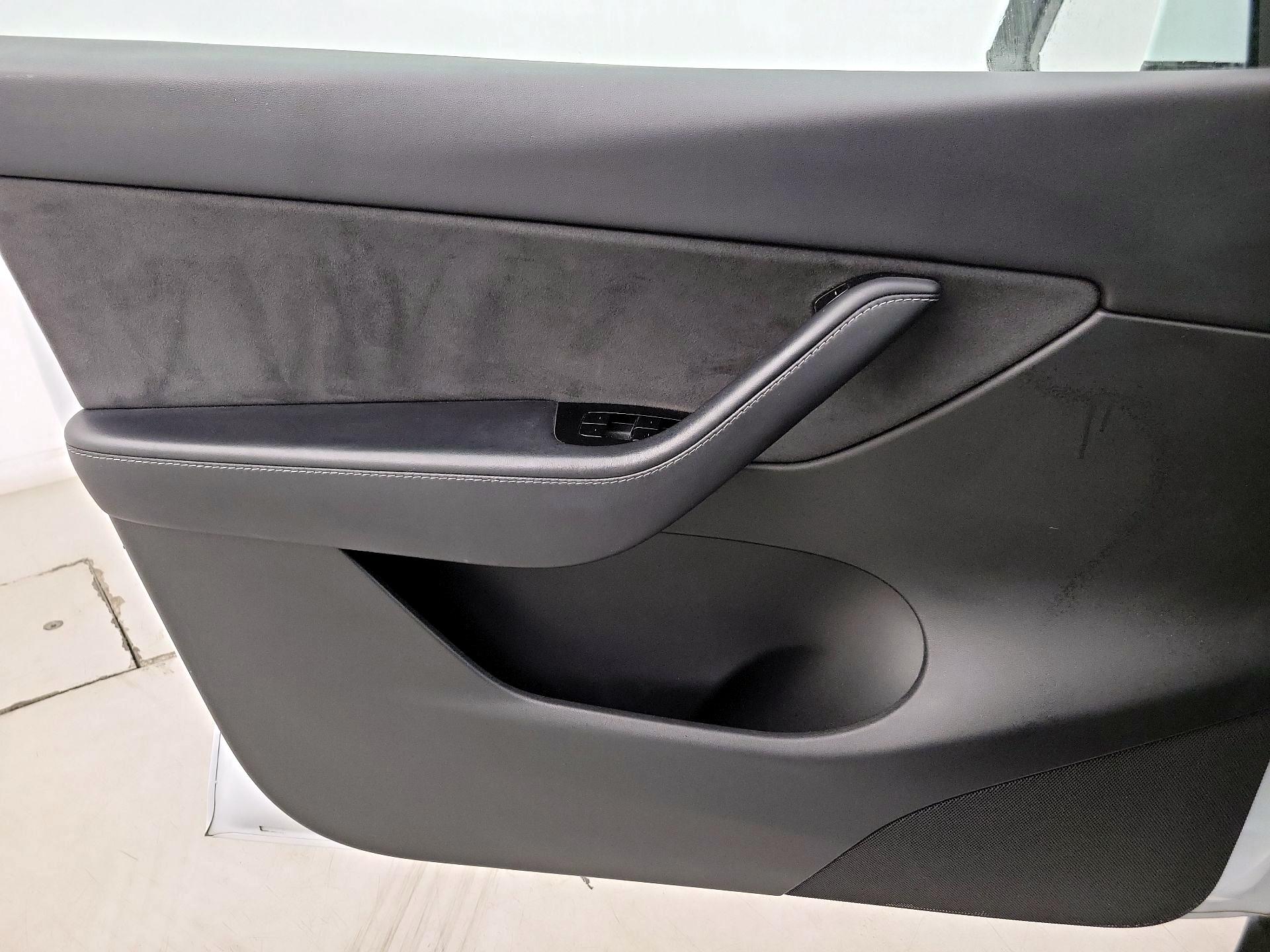 Thumbnail: 2020 Tesla Model Y - 12