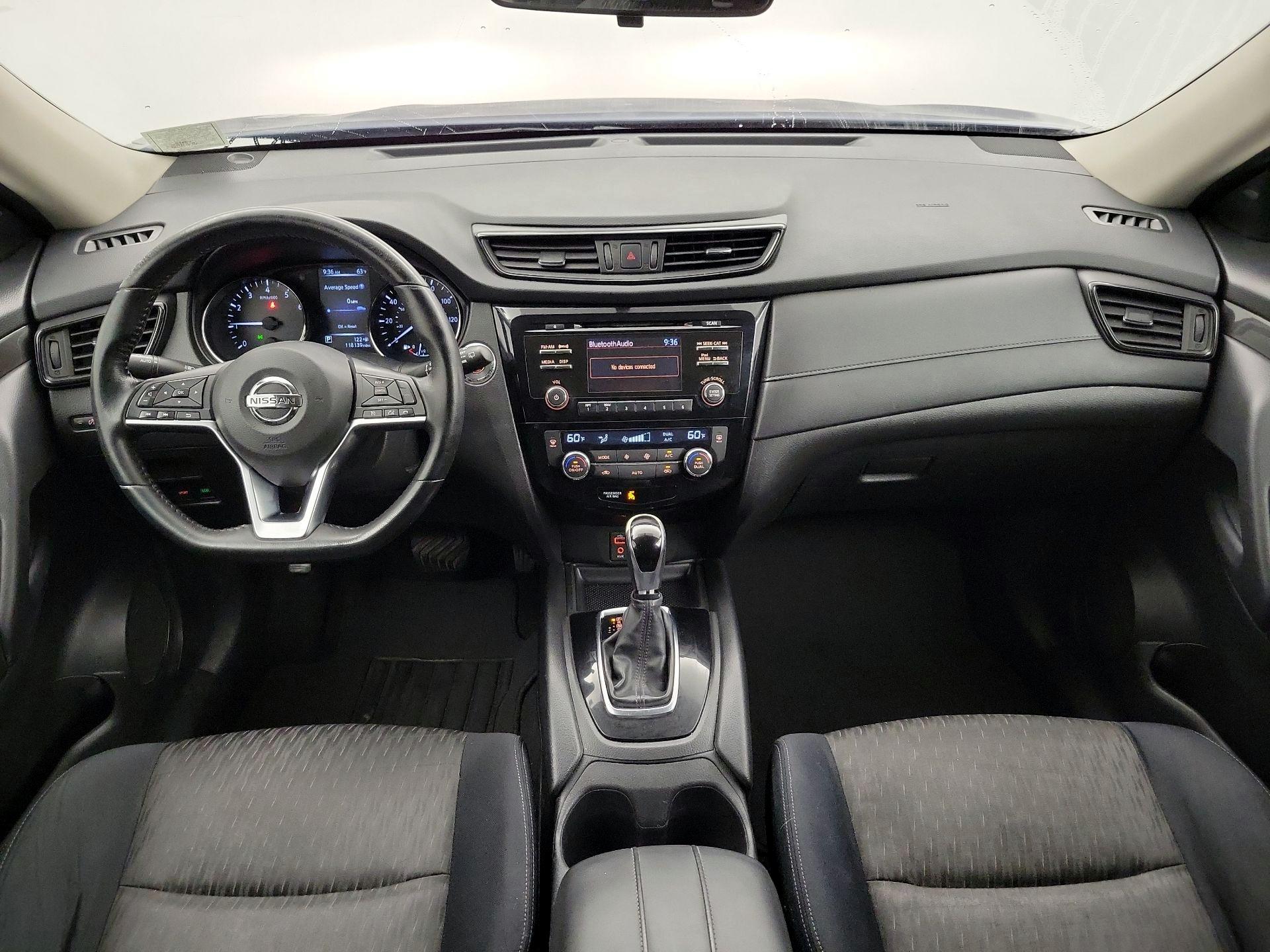 Thumbnail: 2017 Nissan Rogue - 9