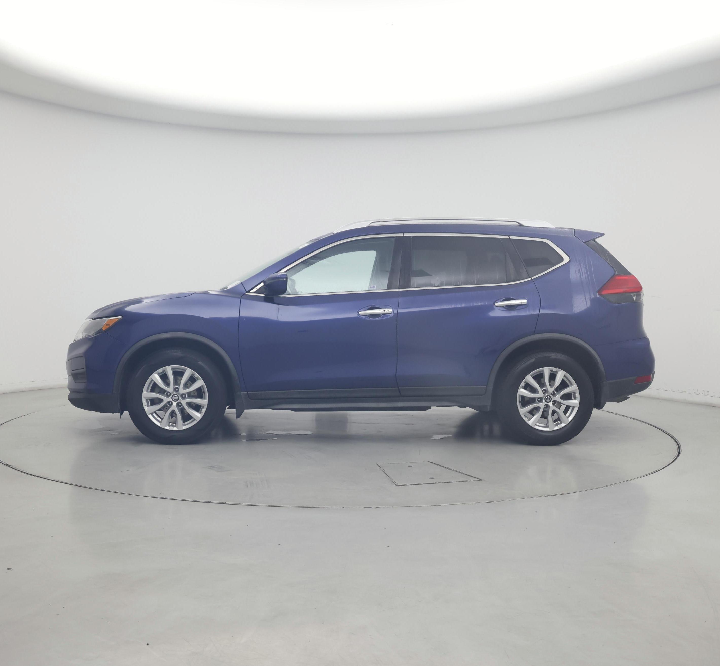 Thumbnail: 2017 Nissan Rogue - 3