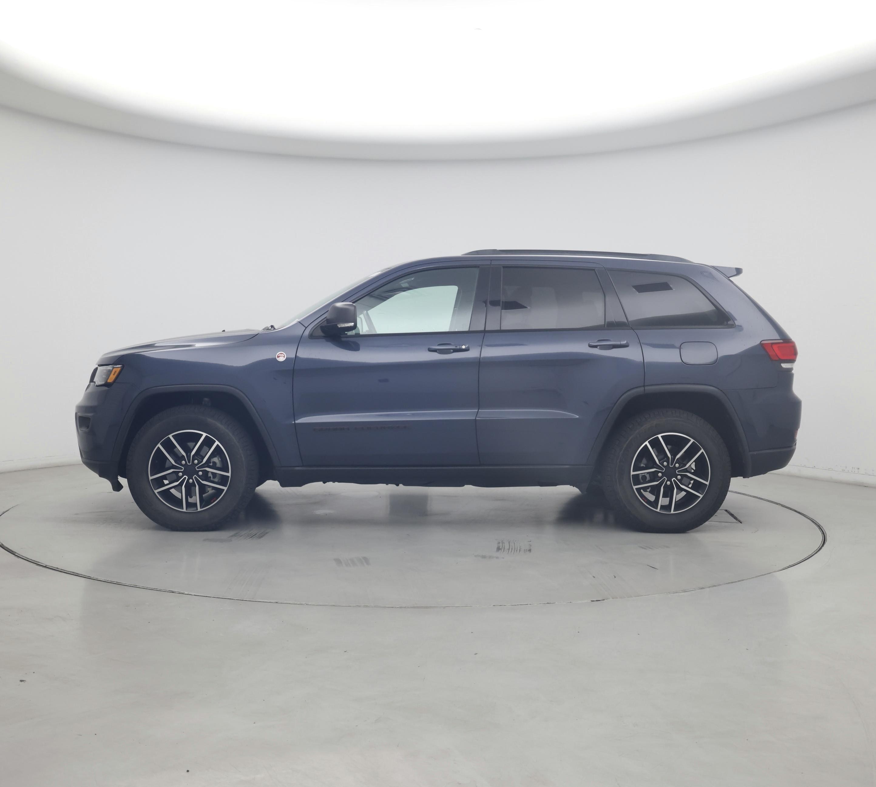 Thumbnail: 2020 Jeep Grand Cherokee - 3