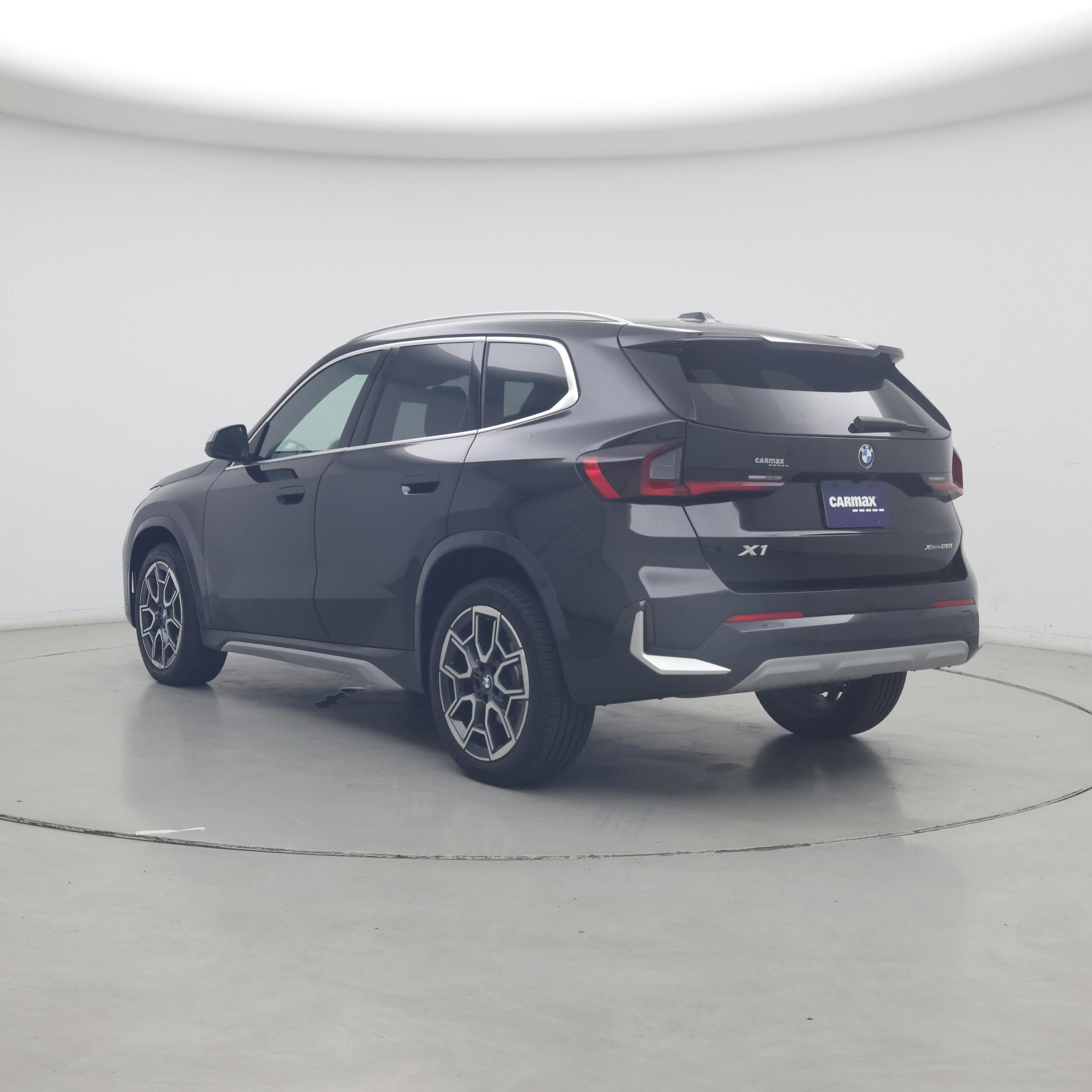 Thumbnail: 2023 BMW X1 - 2