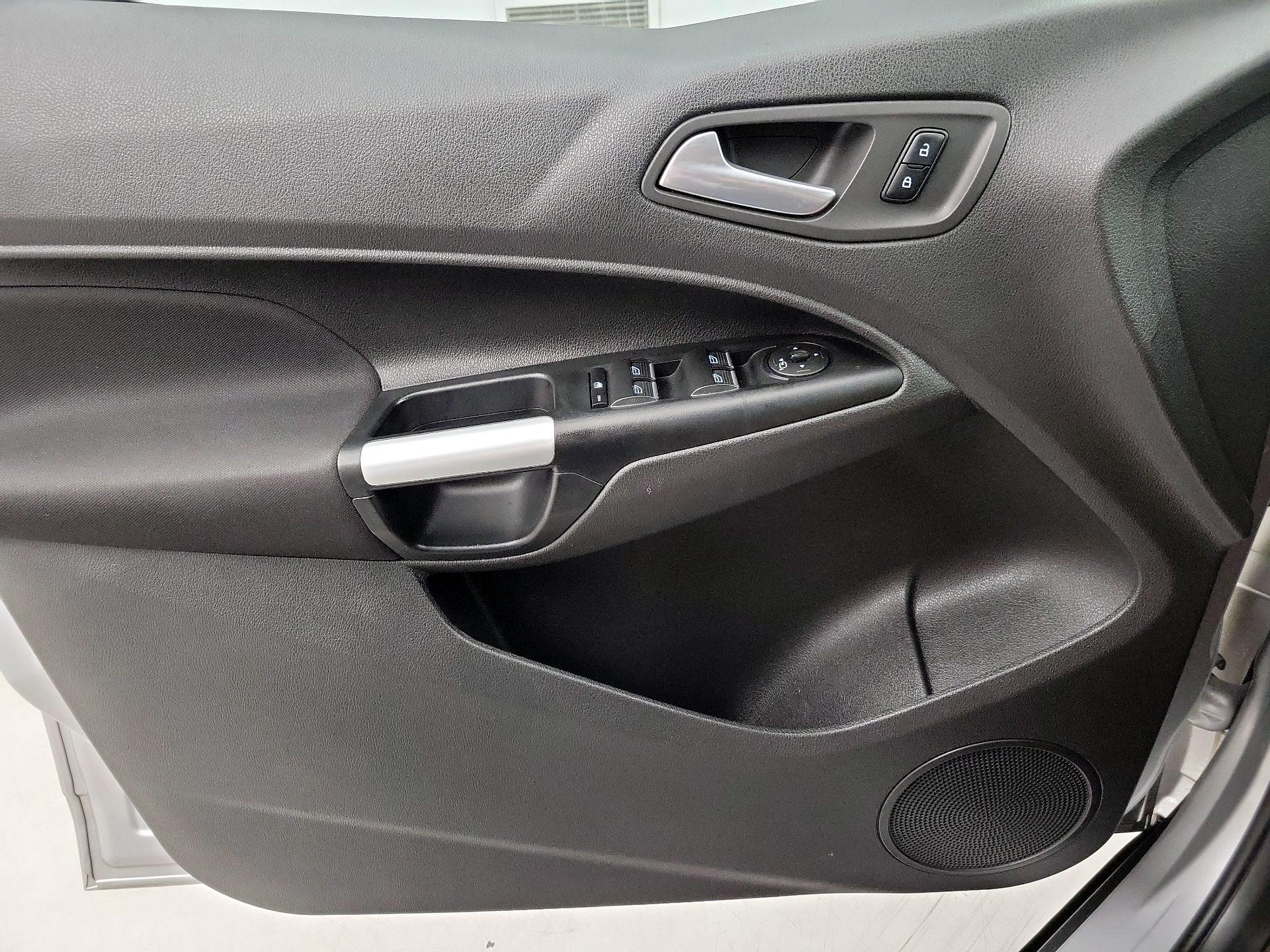 Thumbnail: 2017 Ford Transit Series - 12