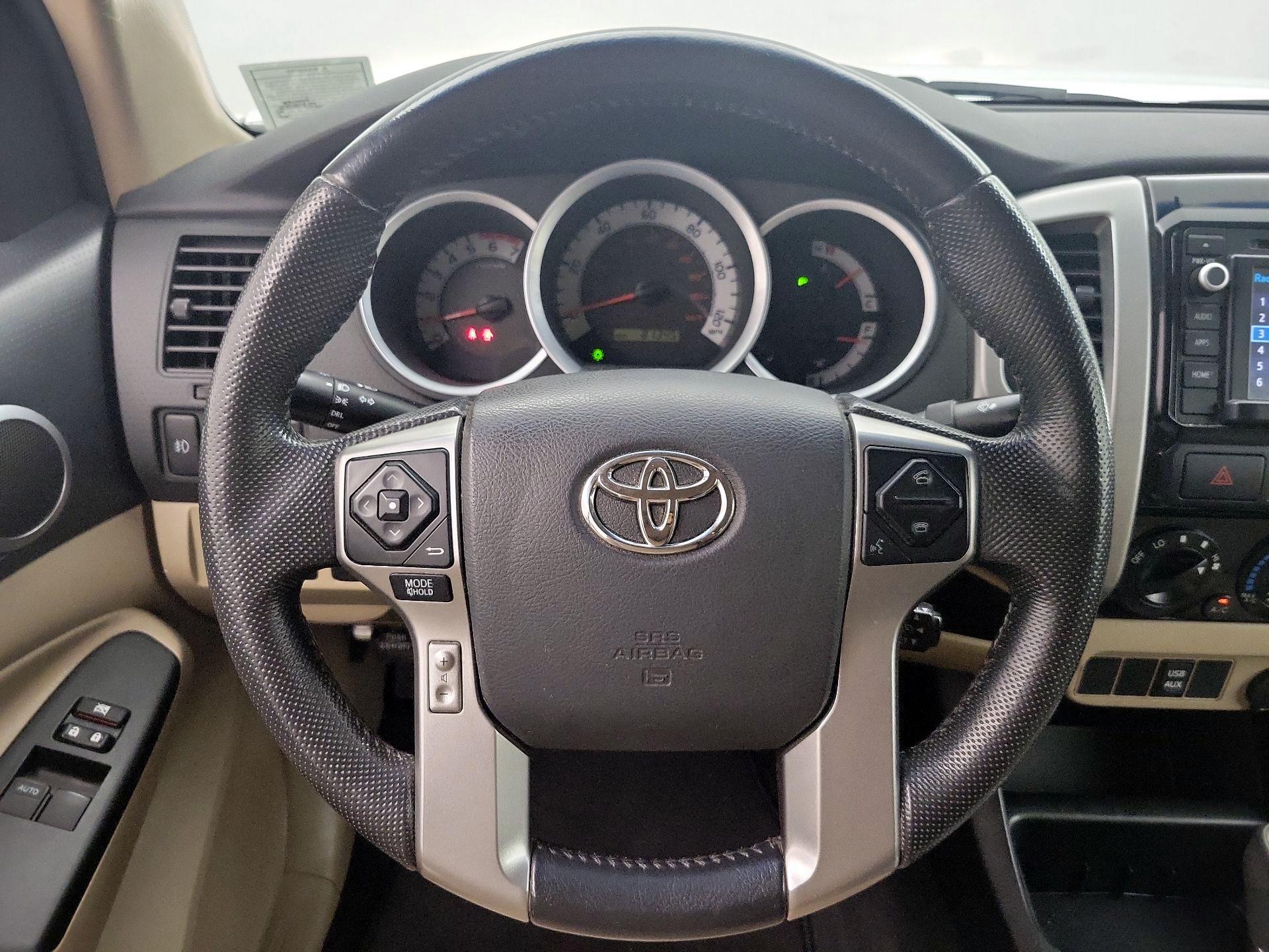 Thumbnail: 2015 Toyota Tacoma - 10
