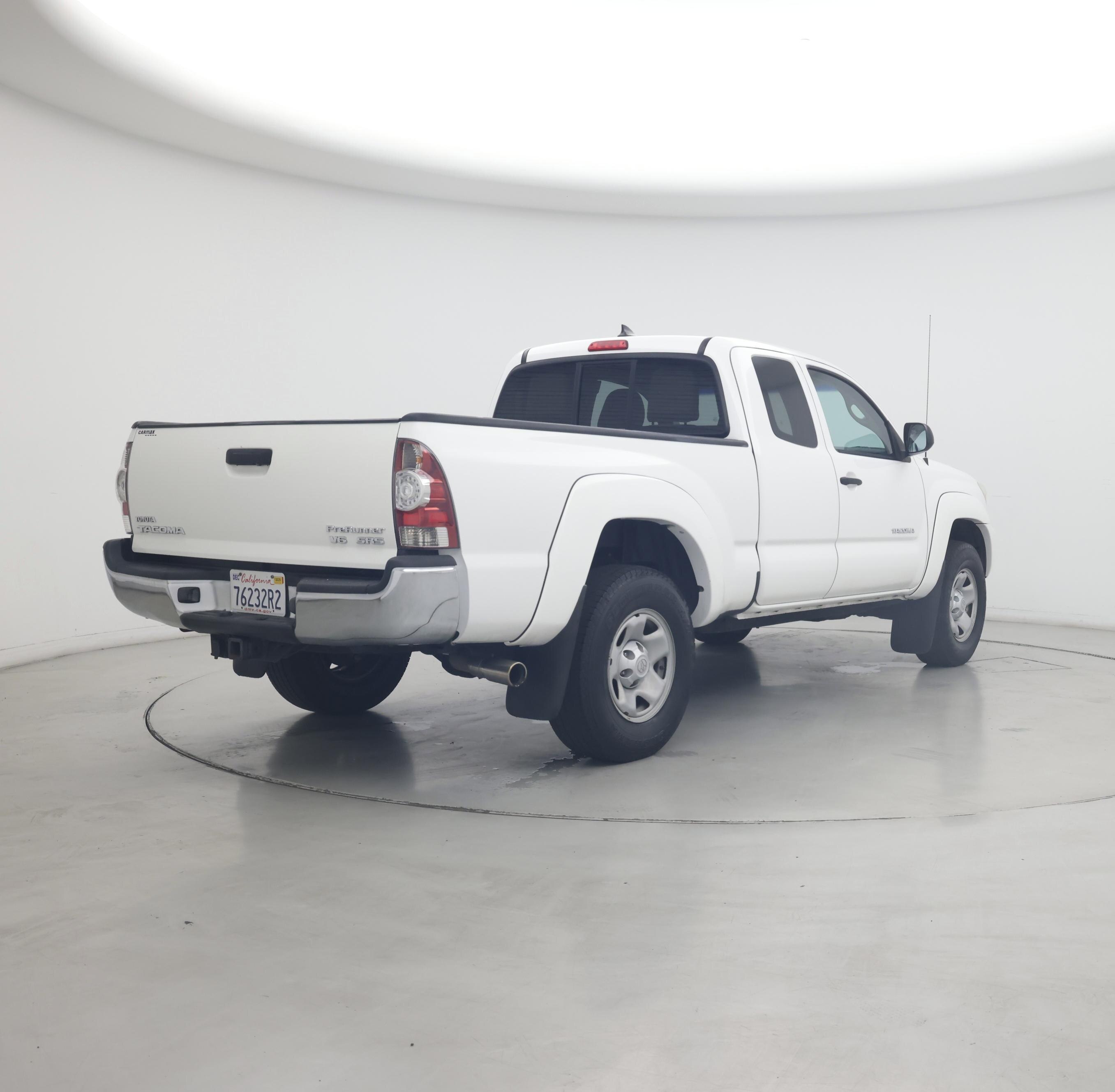 Thumbnail: 2015 Toyota Tacoma - 8