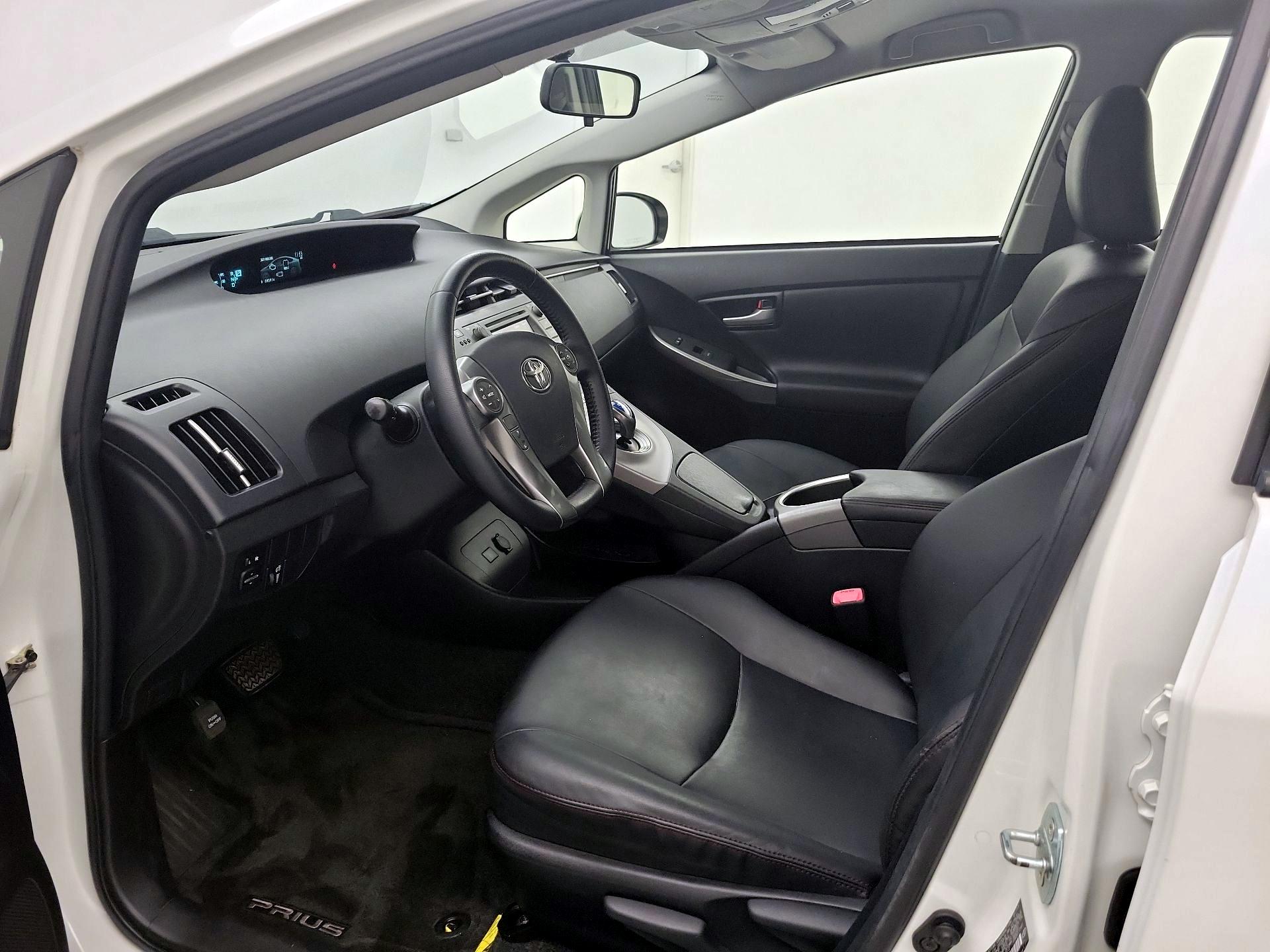 Thumbnail: 2013 Toyota Prius - 11