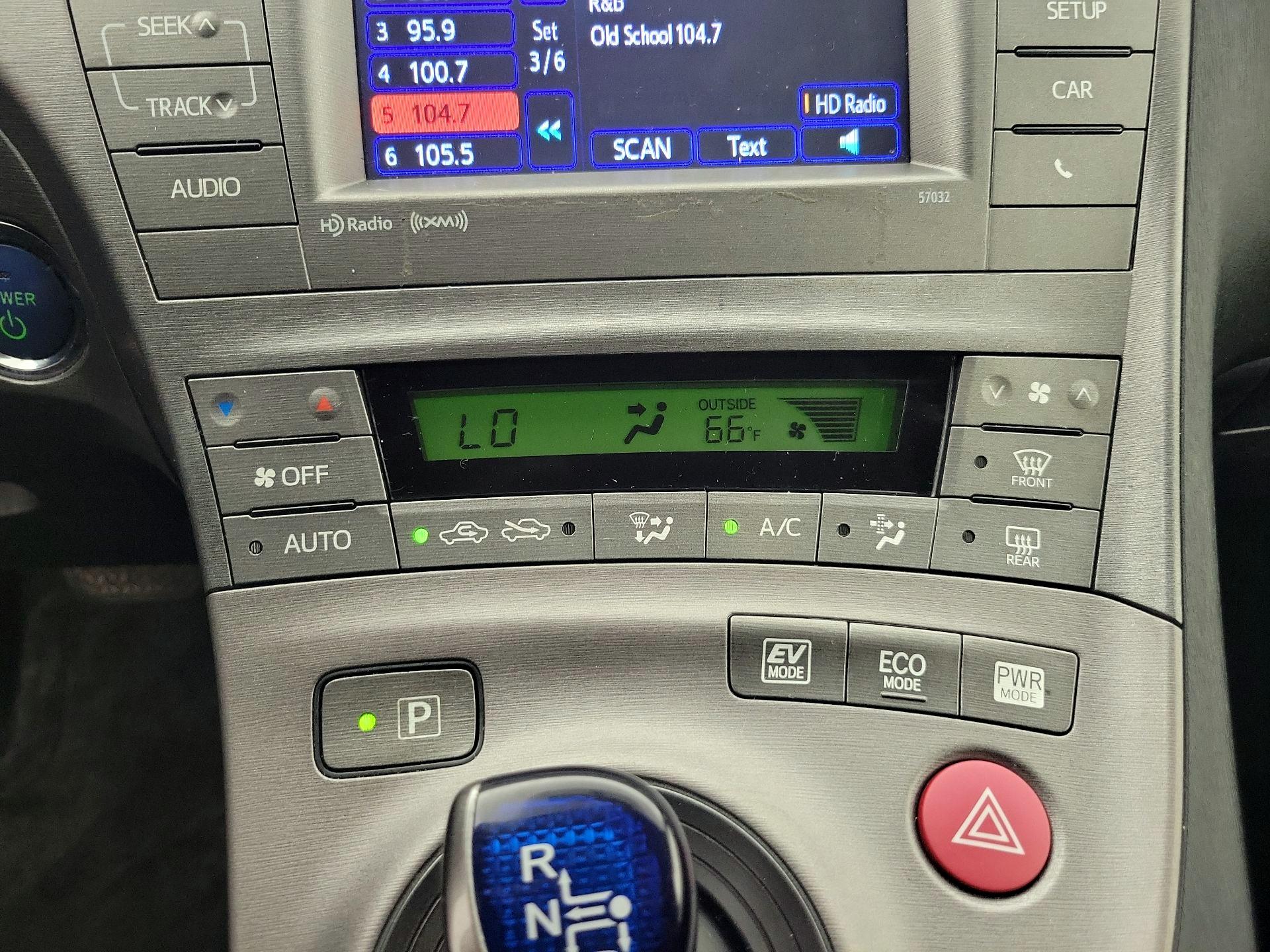 Thumbnail: 2013 Toyota Prius - 16