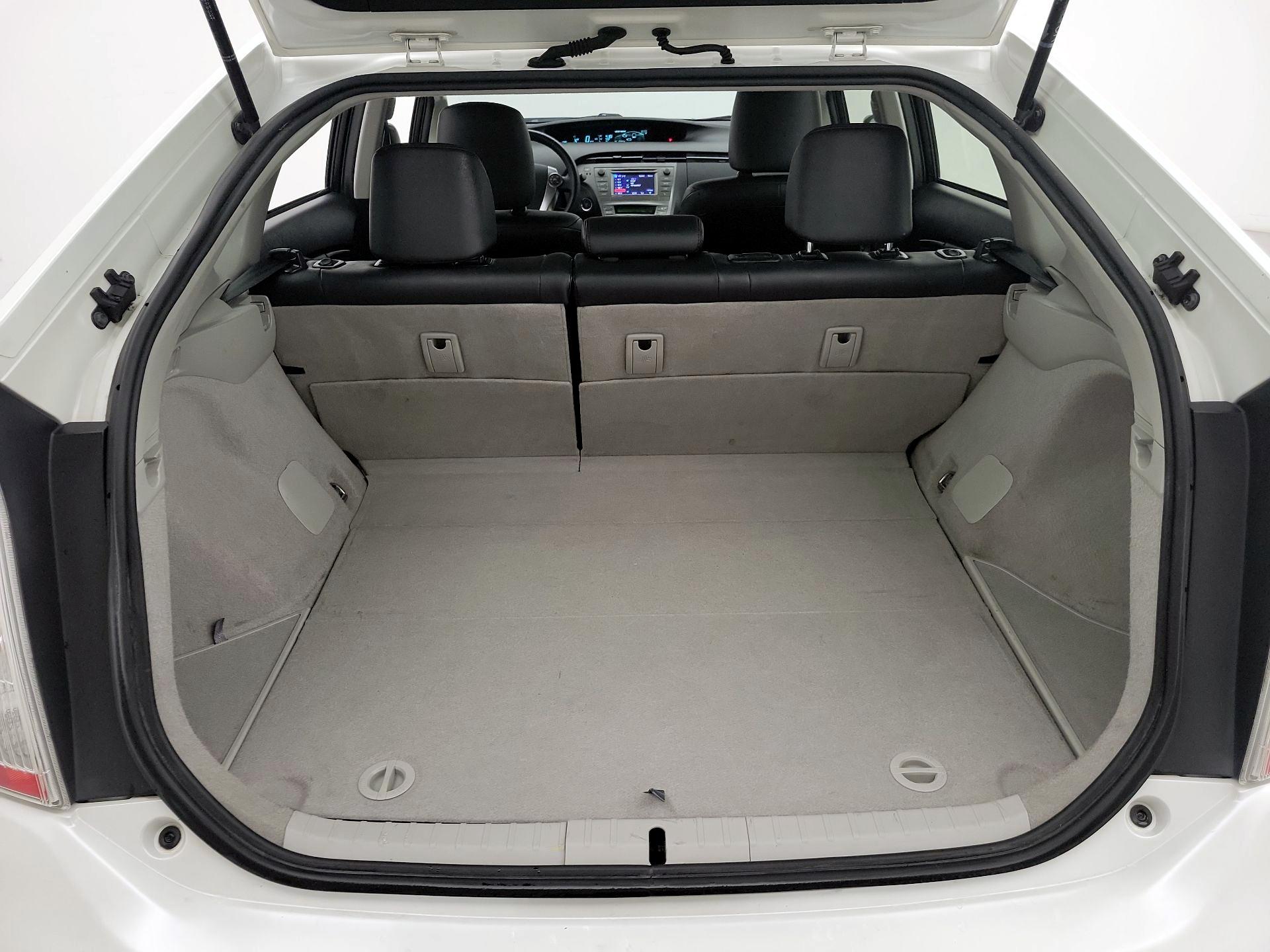 Thumbnail: 2013 Toyota Prius - 20