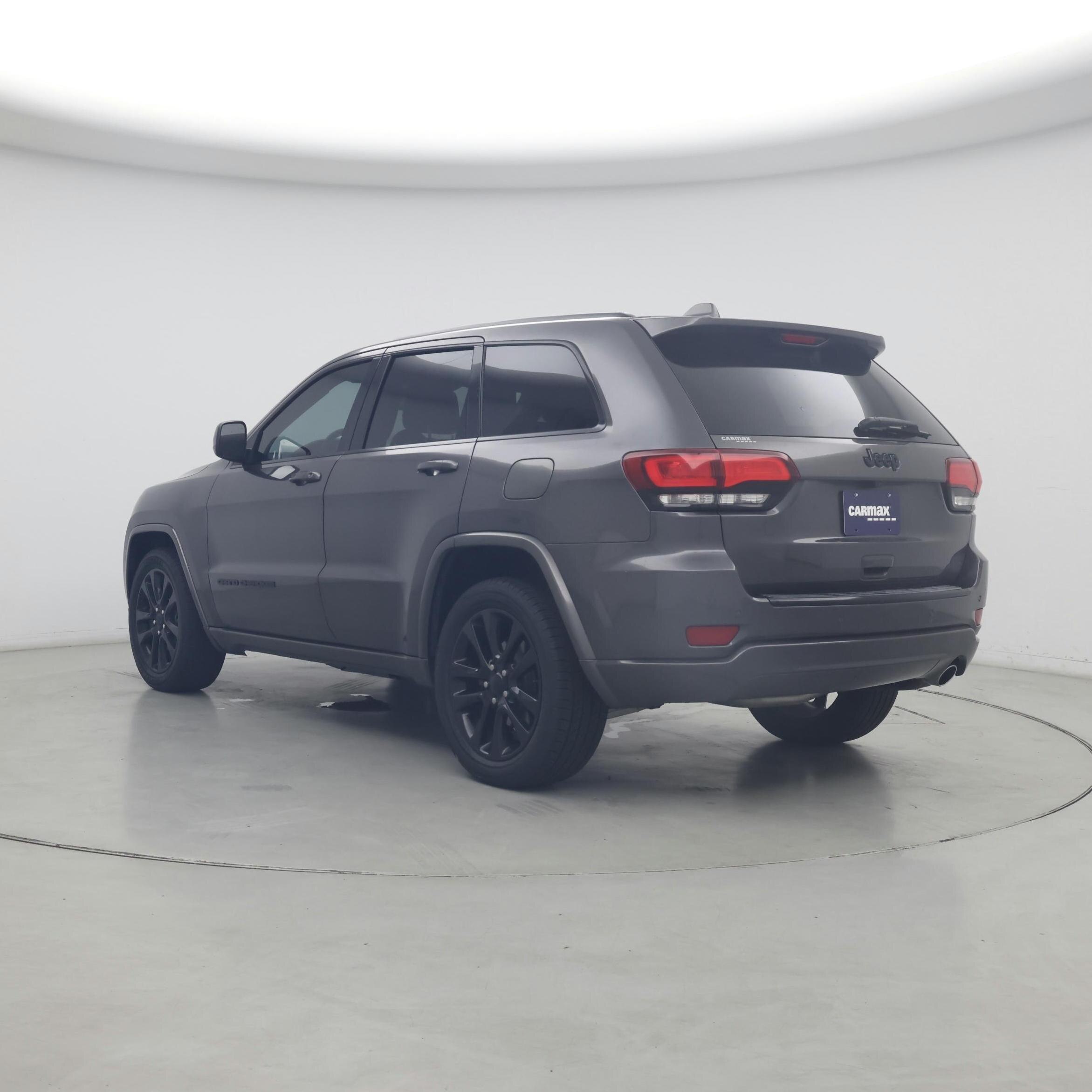 Thumbnail: 2017 Jeep Grand Cherokee - 2