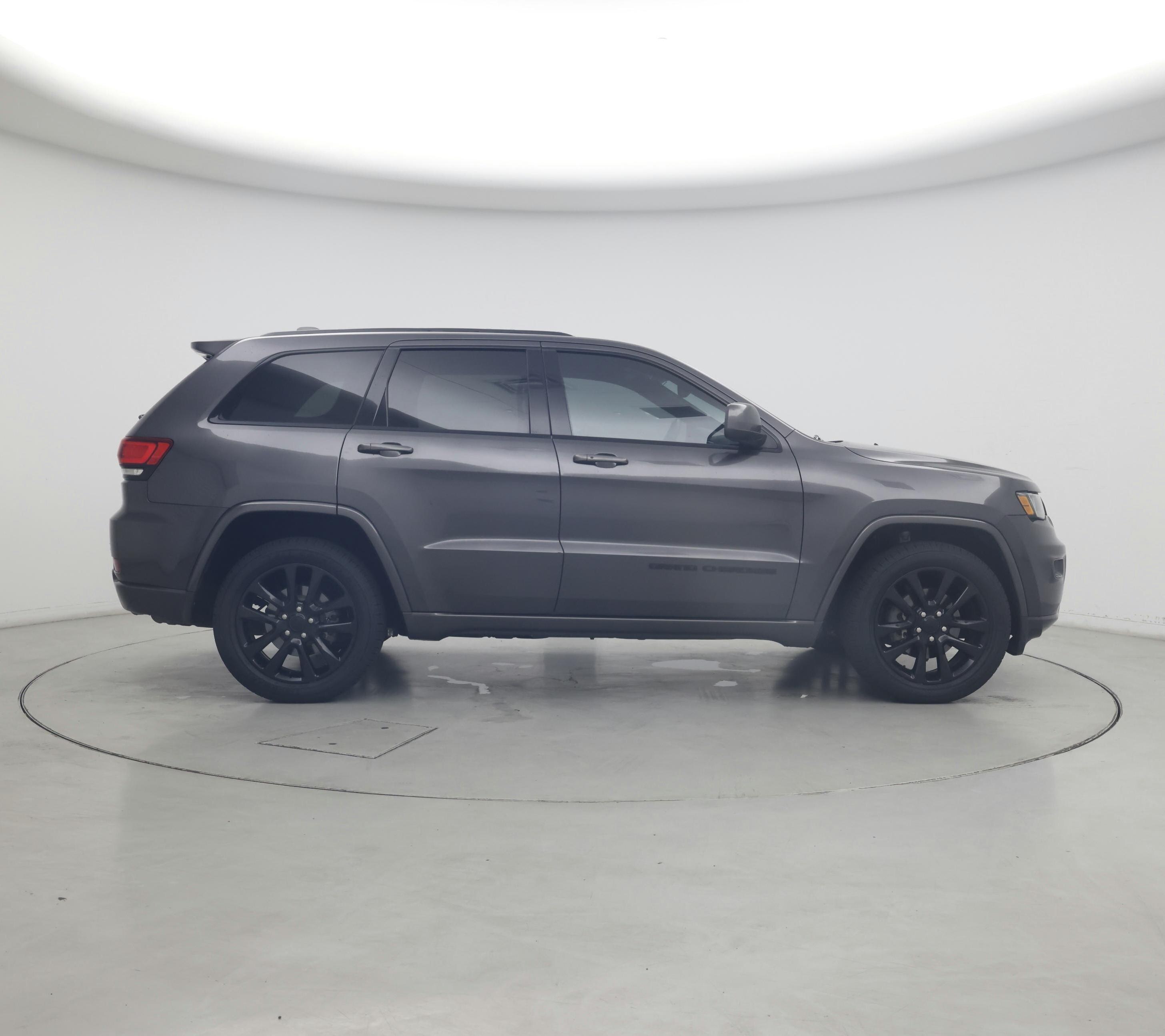 Thumbnail: 2017 Jeep Grand Cherokee - 7