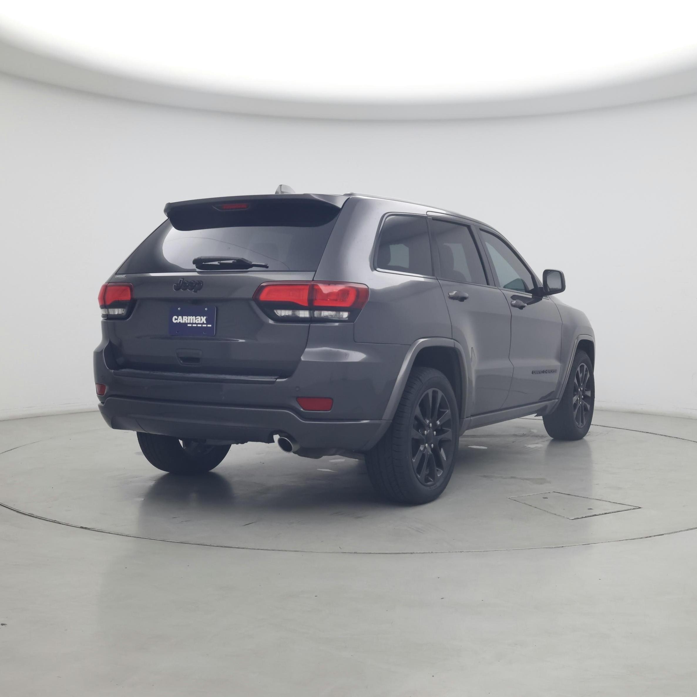Thumbnail: 2017 Jeep Grand Cherokee - 8