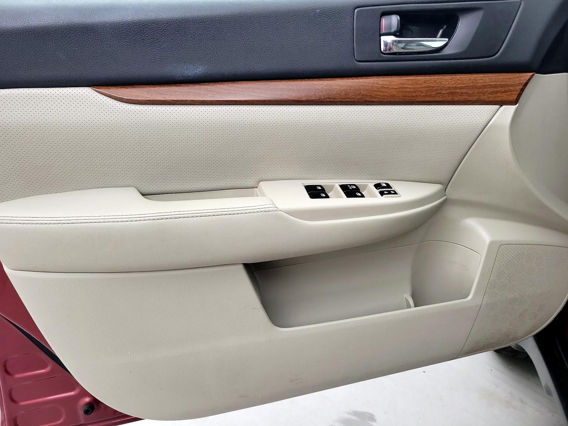 Thumbnail: 2014 Subaru Outback - 12