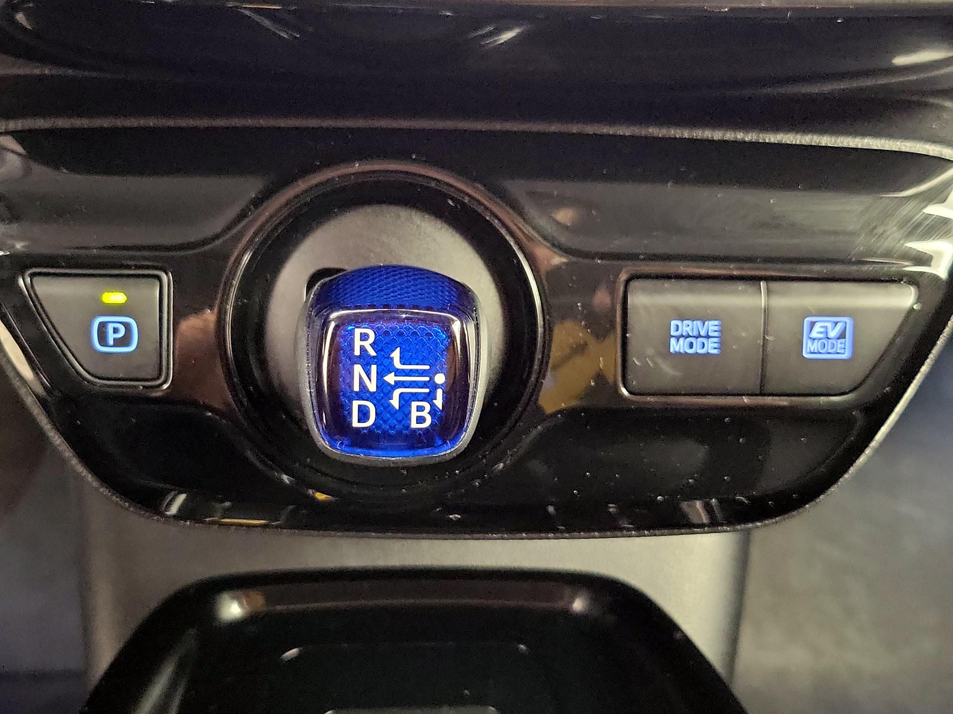 Thumbnail: 2022 Toyota Prius - 17